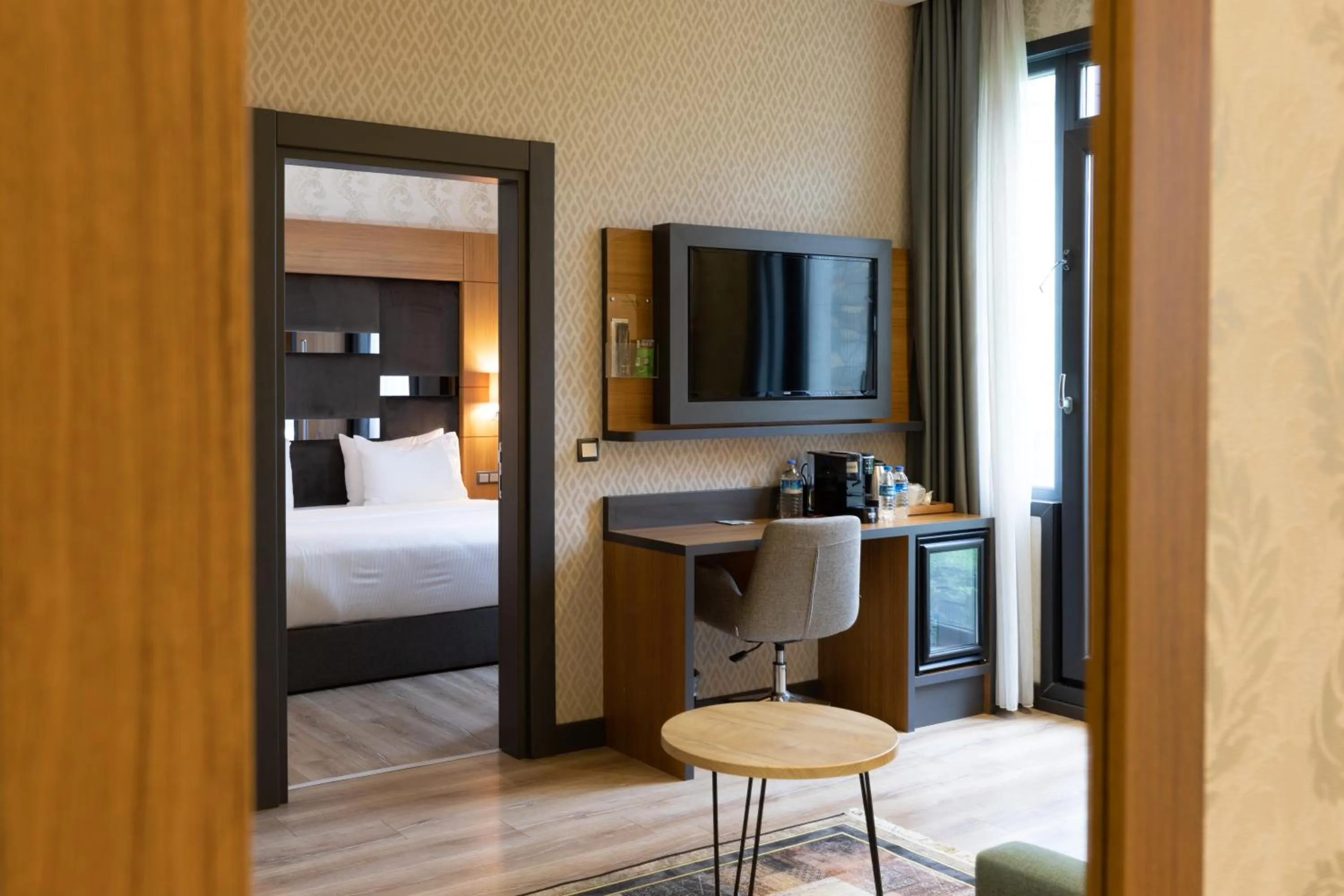 Communal lounge/ TV room, Bed in Holiday Inn - Trabzon-East by IHG