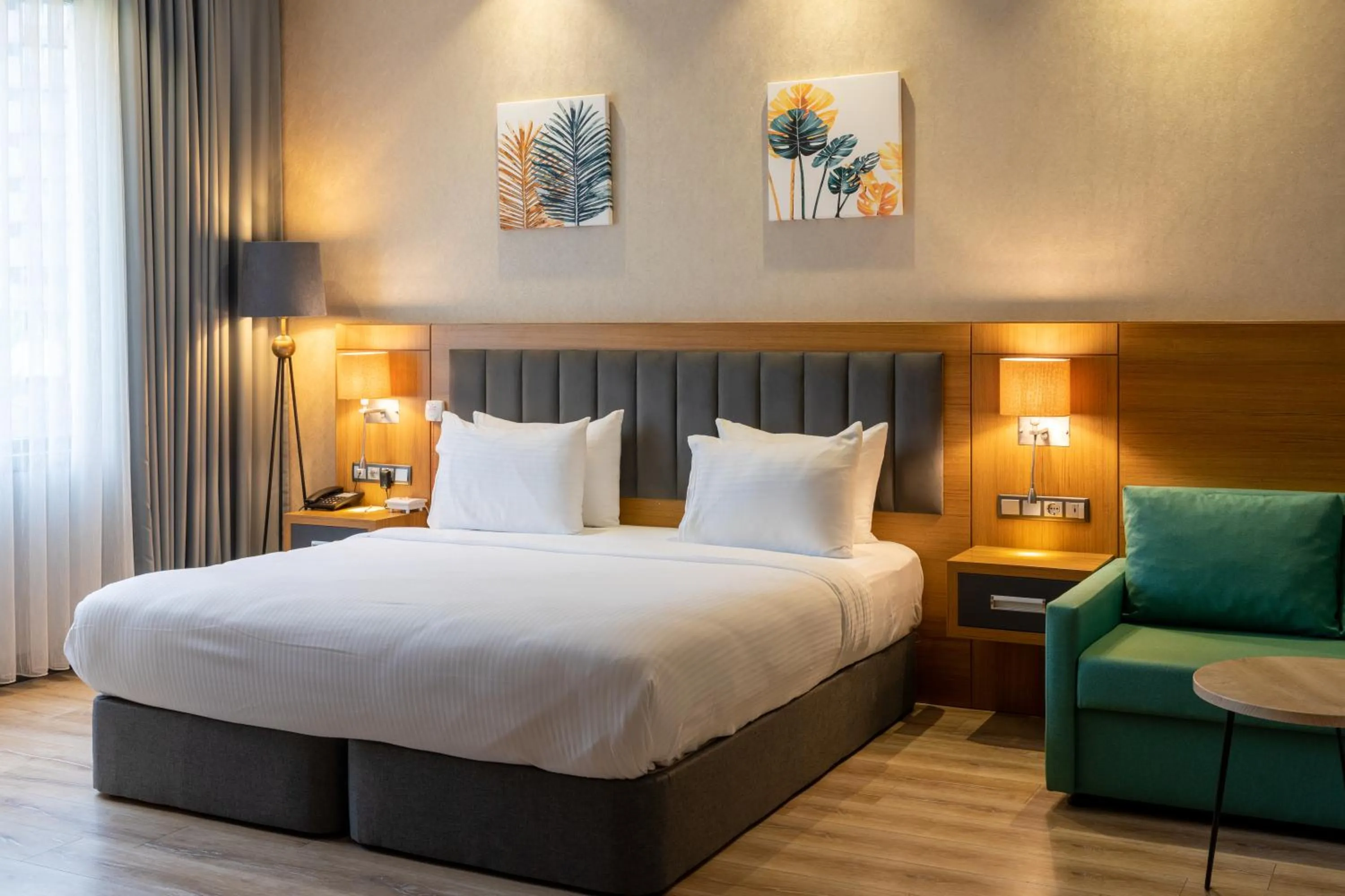 Living room, Bed in Holiday Inn - Trabzon-East by IHG