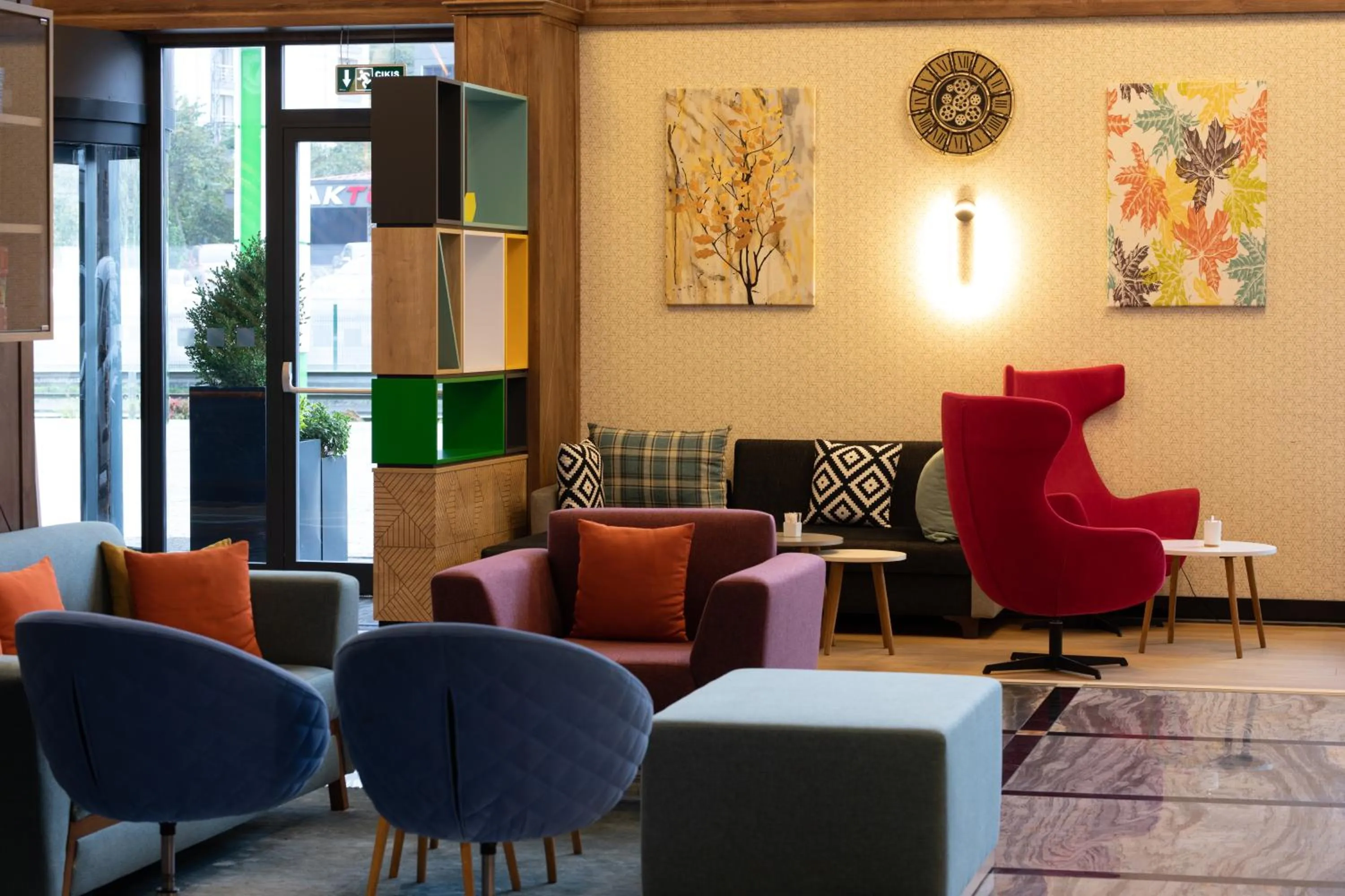 Seating area in Holiday Inn - Trabzon-East by IHG