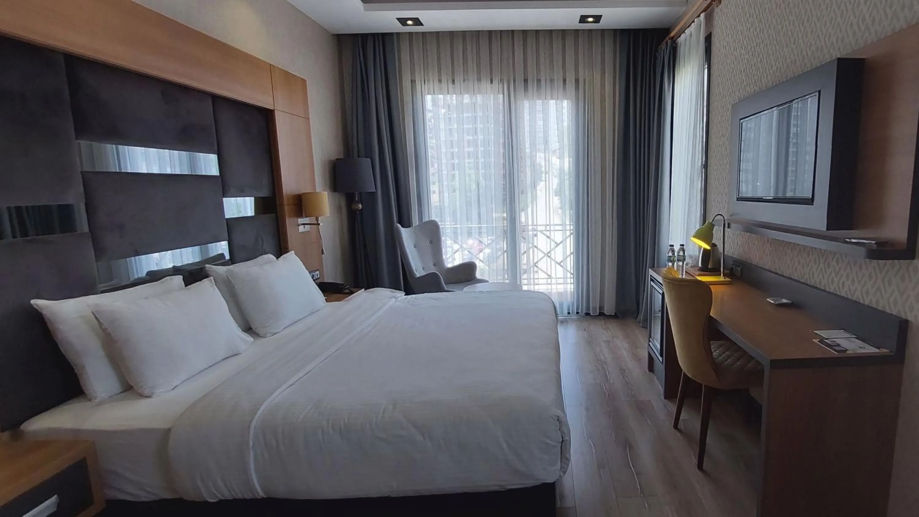 Photo of the whole room, Bed in Holiday Inn - Trabzon-East by IHG