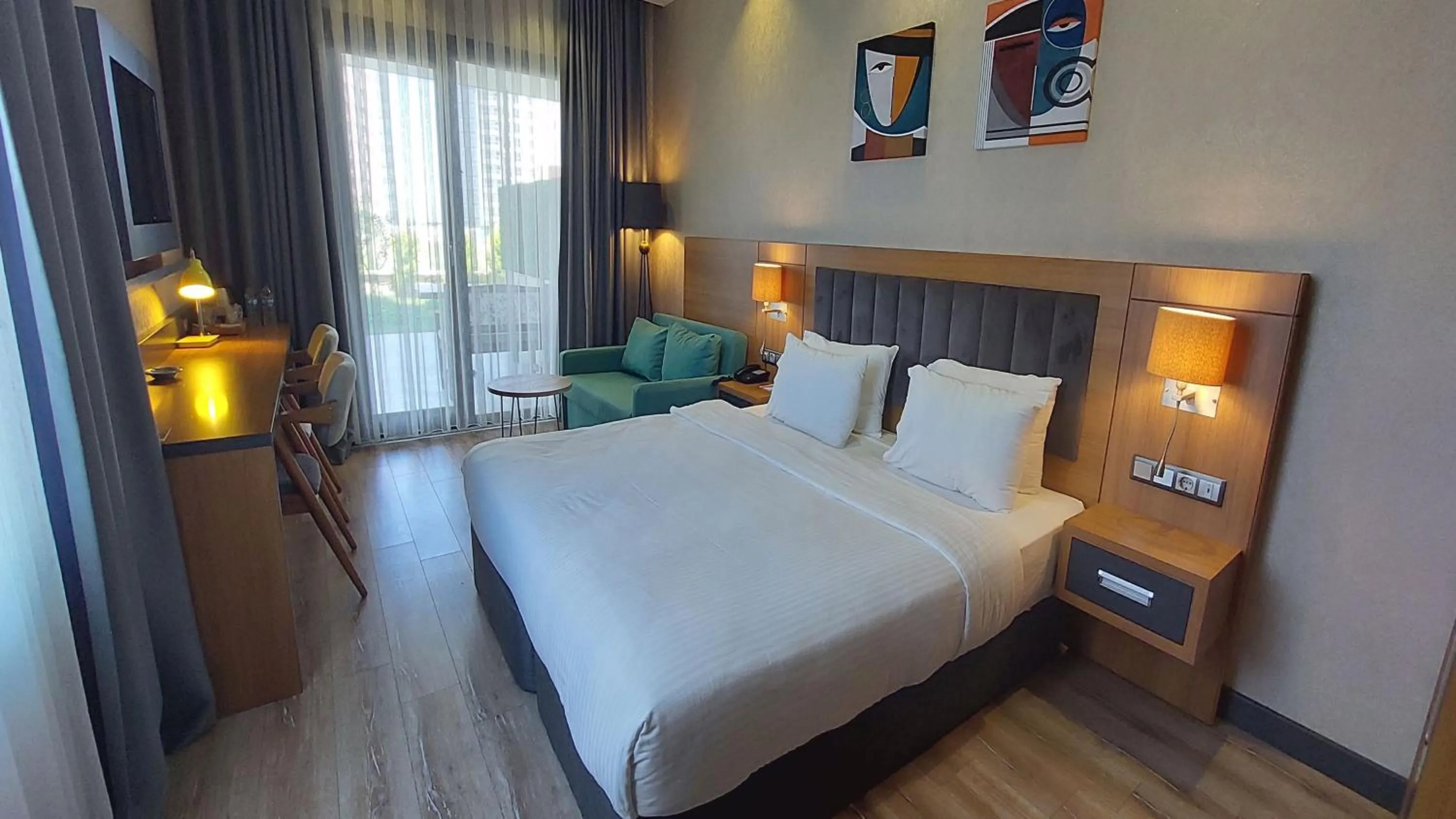 Photo of the whole room, Bed in Holiday Inn - Trabzon-East by IHG