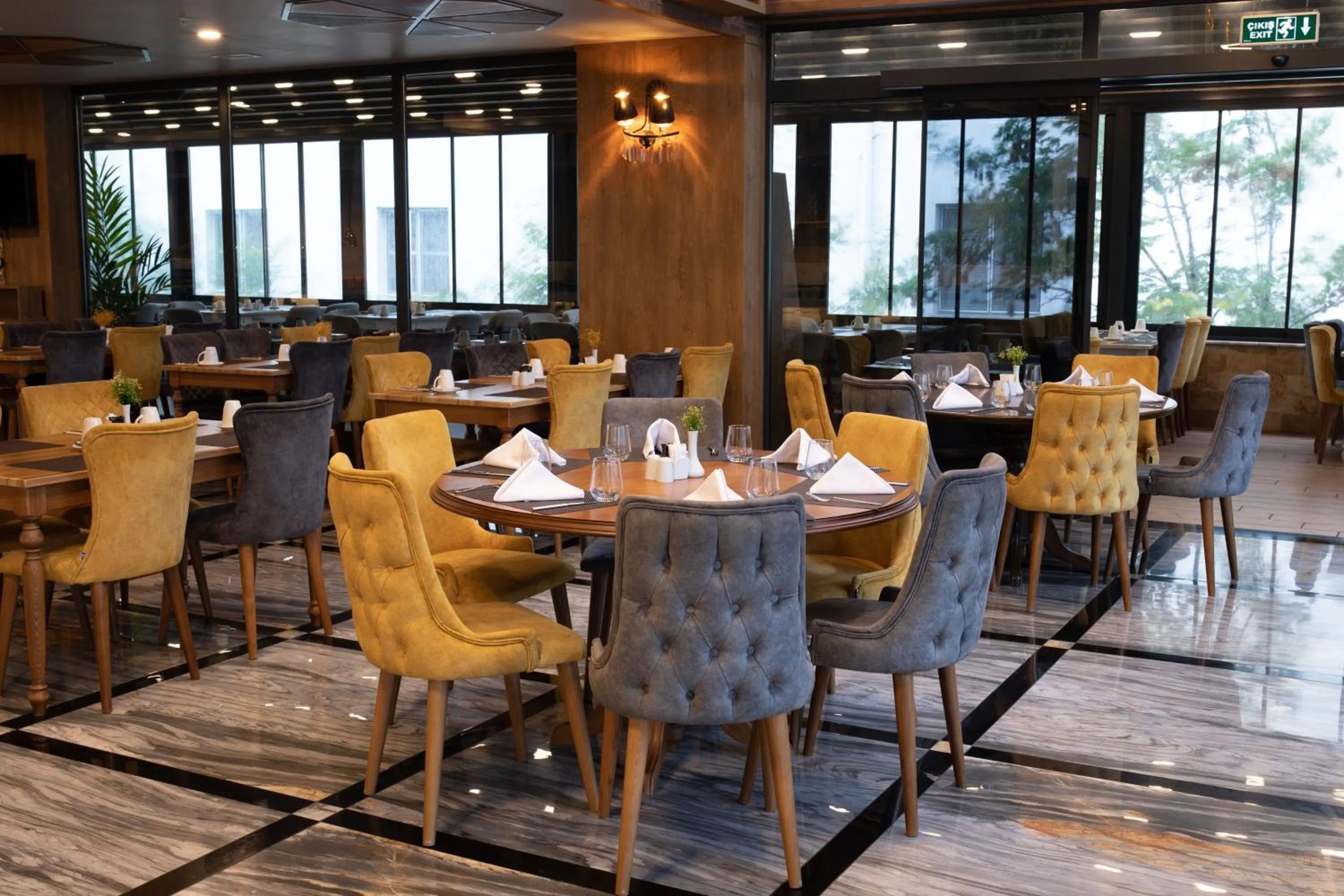 Seating area in Holiday Inn - Trabzon-East by IHG