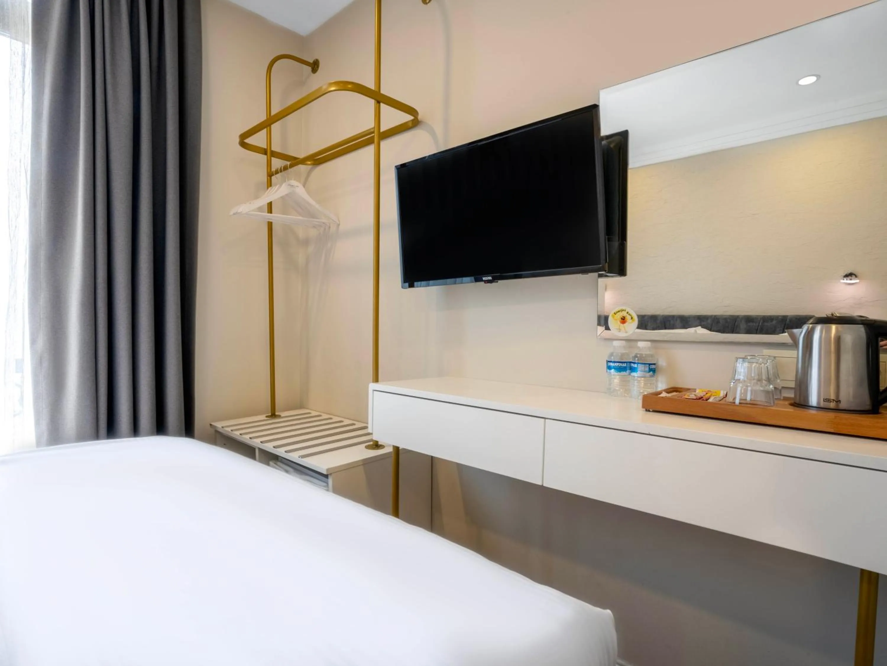 TV and multimedia, Bed in Actuel Life Hotels - Special Class