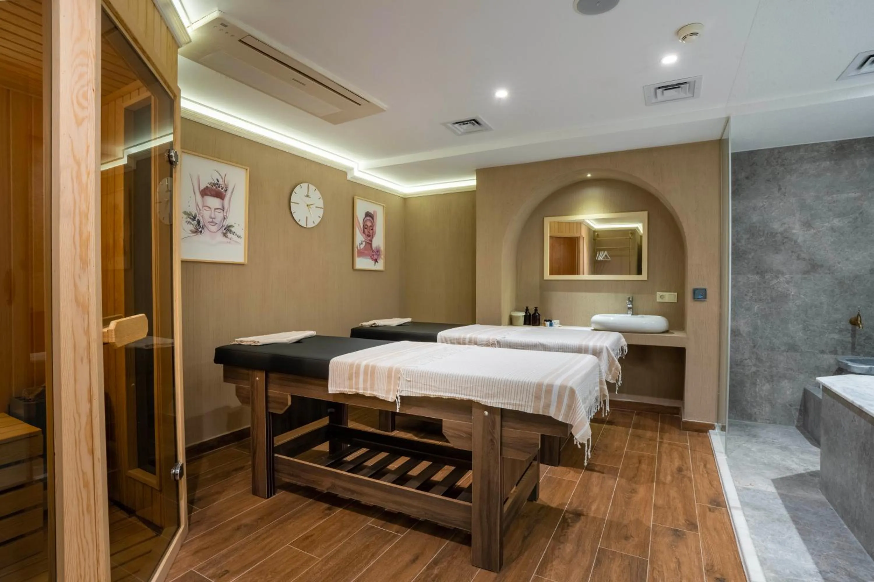 Spa and wellness centre/facilities, Bed in Actuel Life Hotels - Special Class
