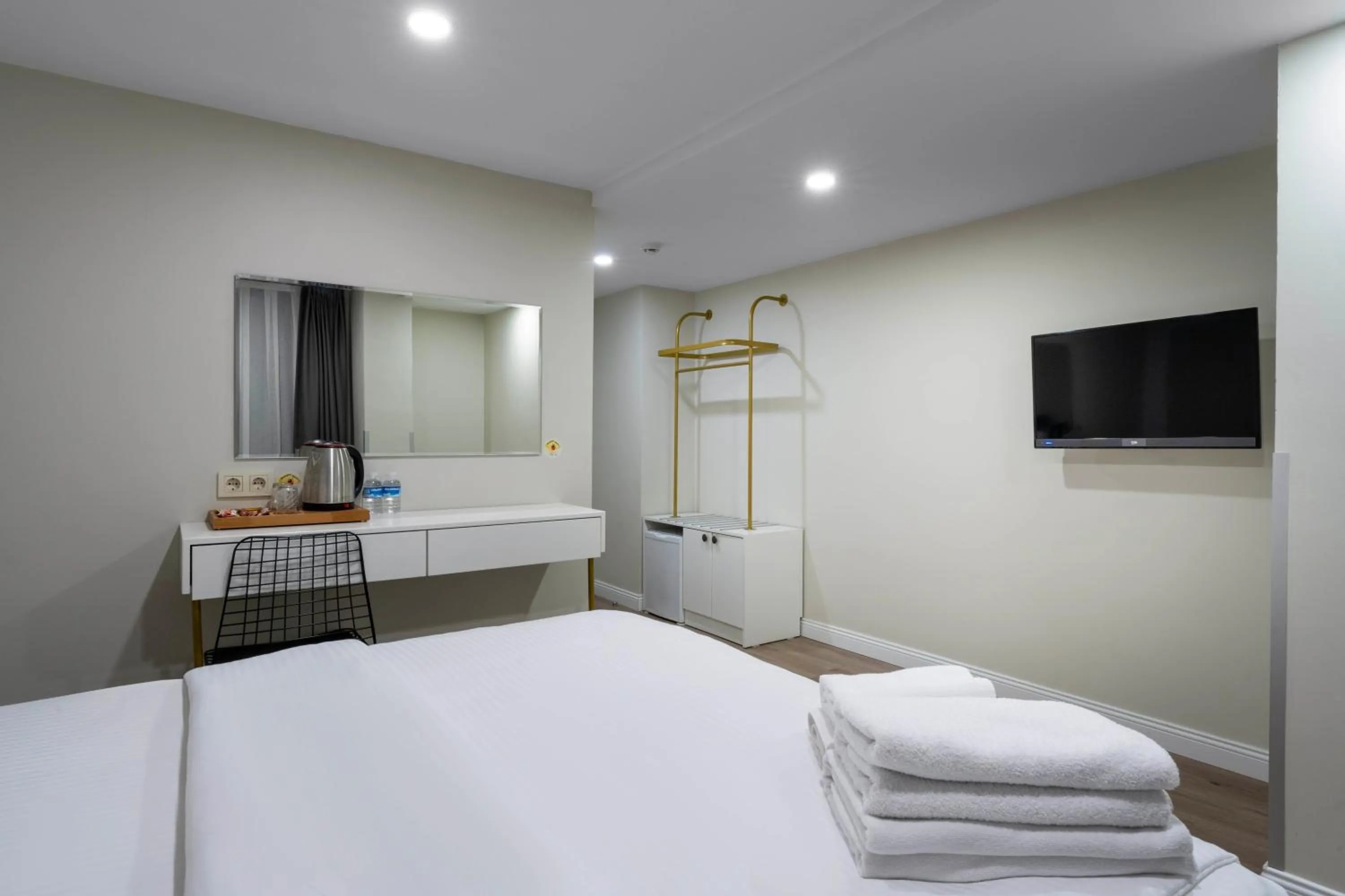 TV and multimedia, Bed in Actuel Life Hotels - Special Class