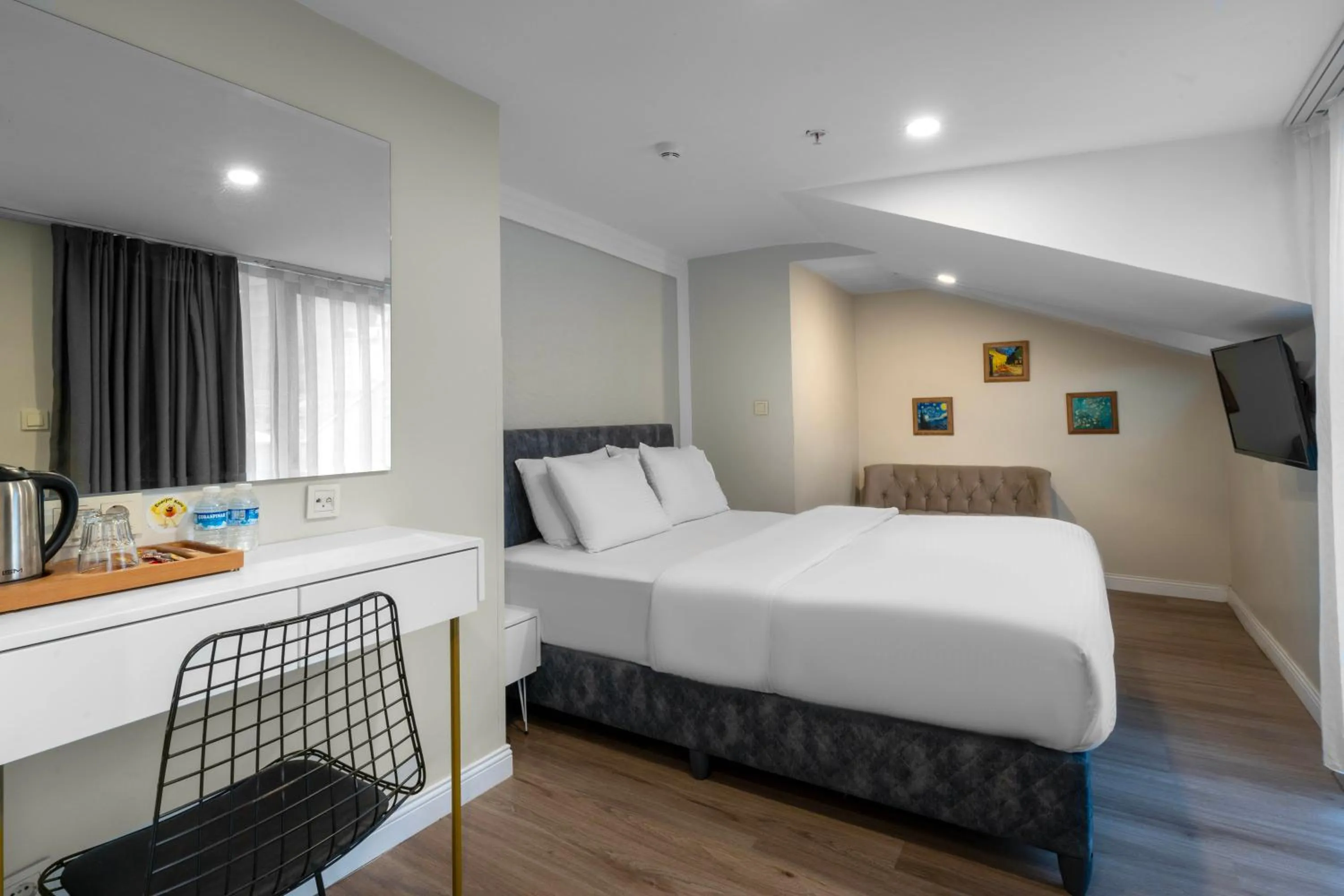 TV and multimedia, Bed in Actuel Life Hotels - Special Class