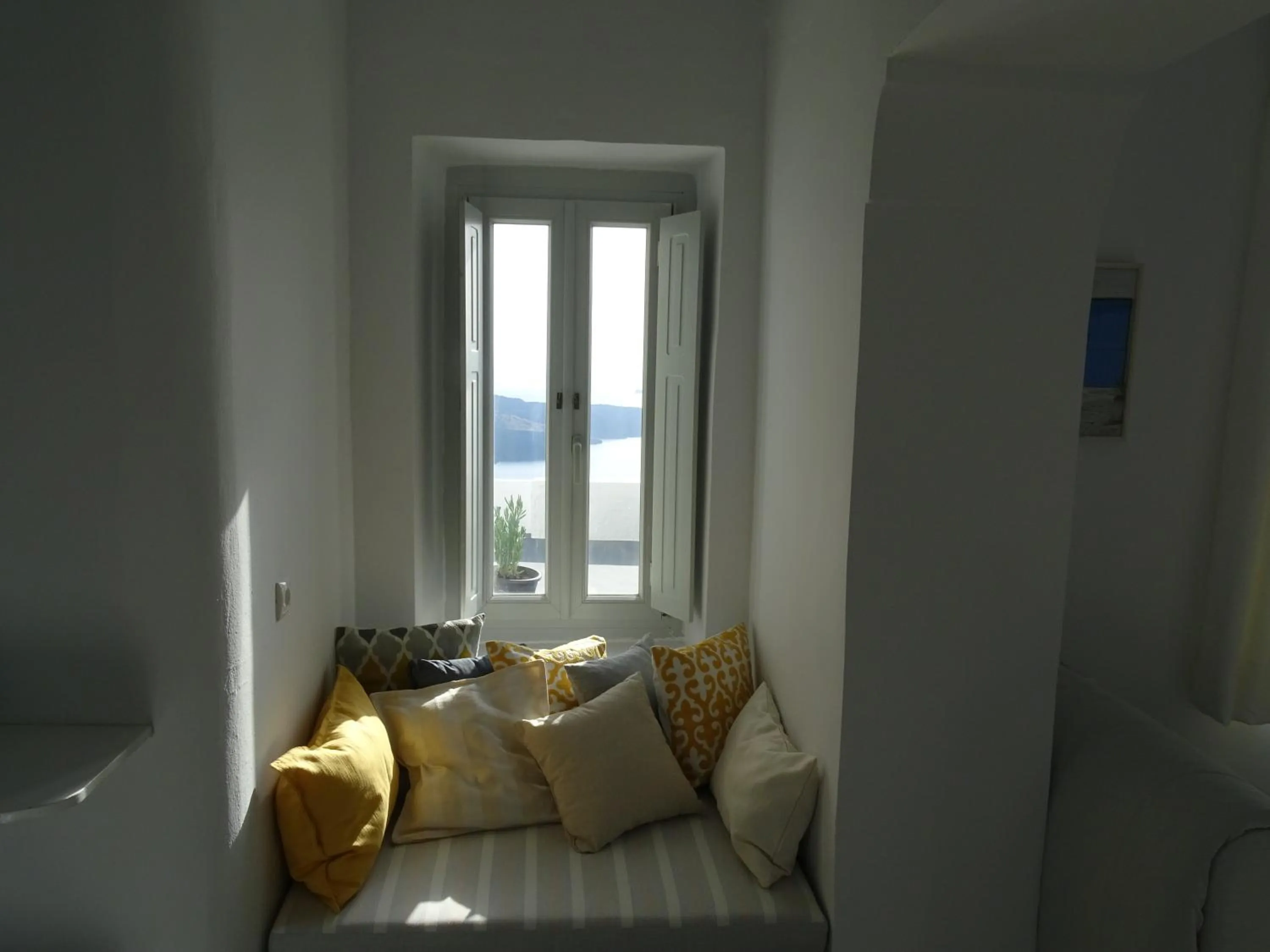 Seating area in NEOKLASSIKO KOUKOULI