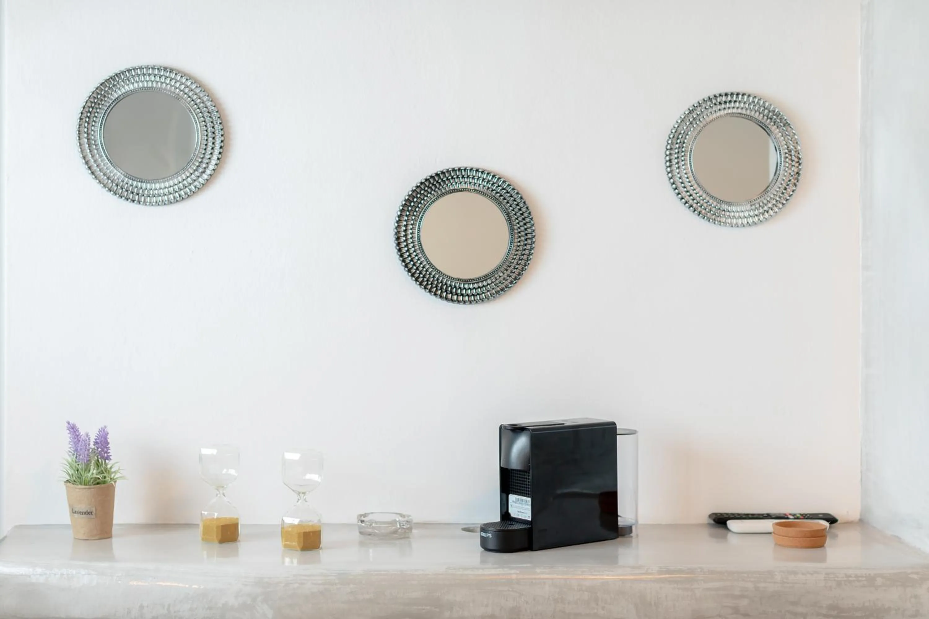 Decorative detail in NEOKLASSIKO KOUKOULI