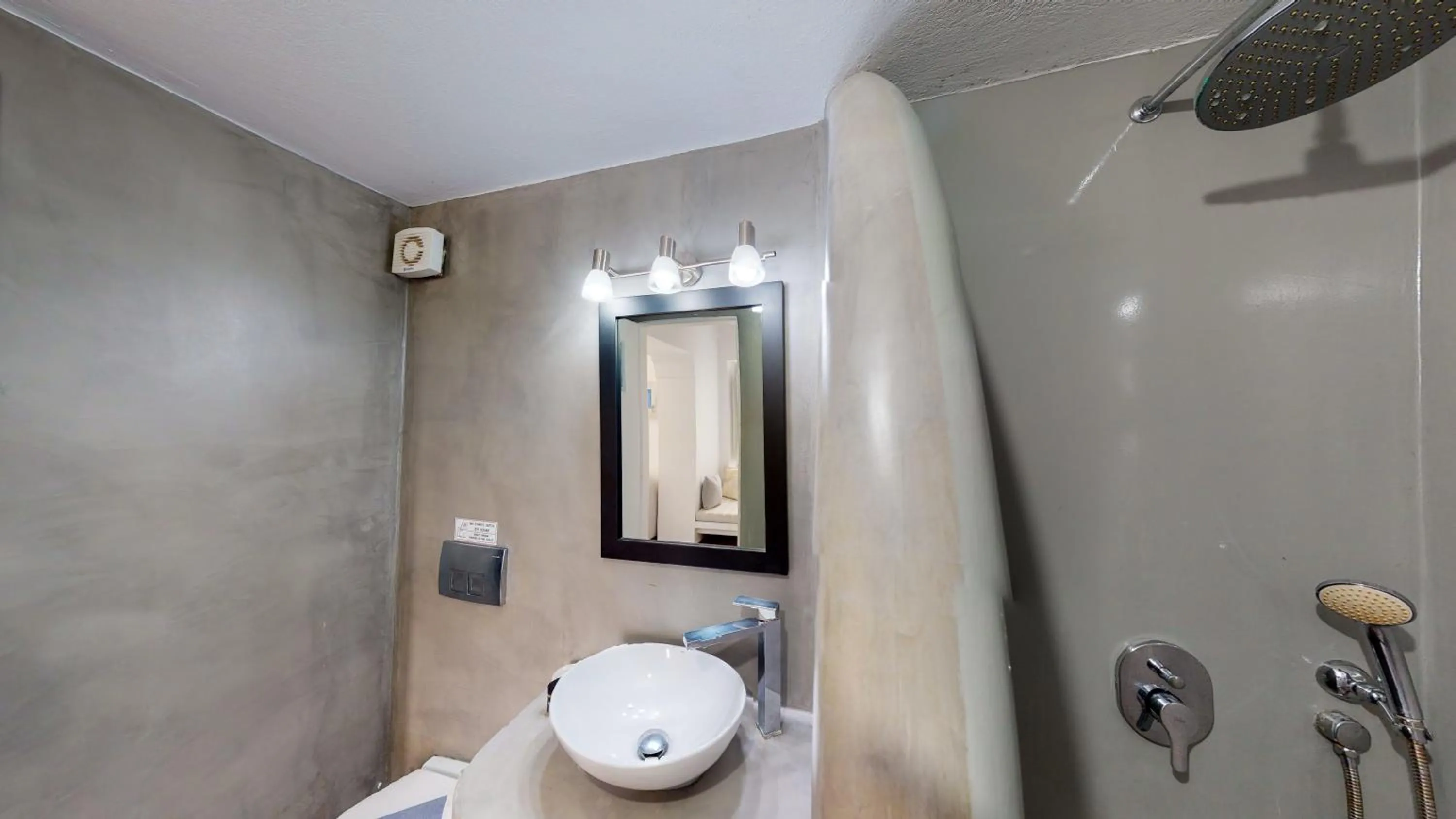 Bathroom in NEOKLASSIKO KOUKOULI