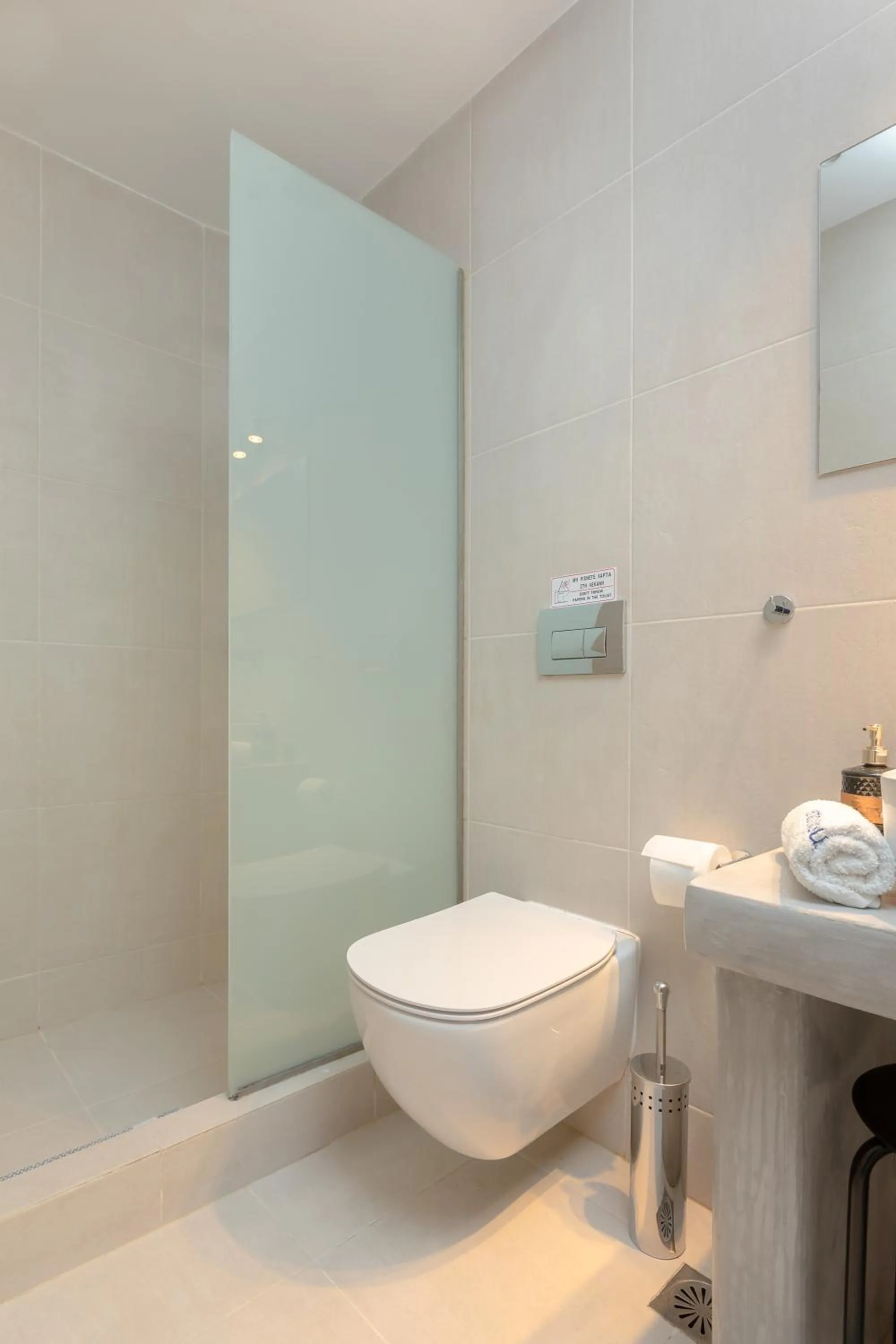 Bathroom in NEOKLASSIKO KOUKOULI