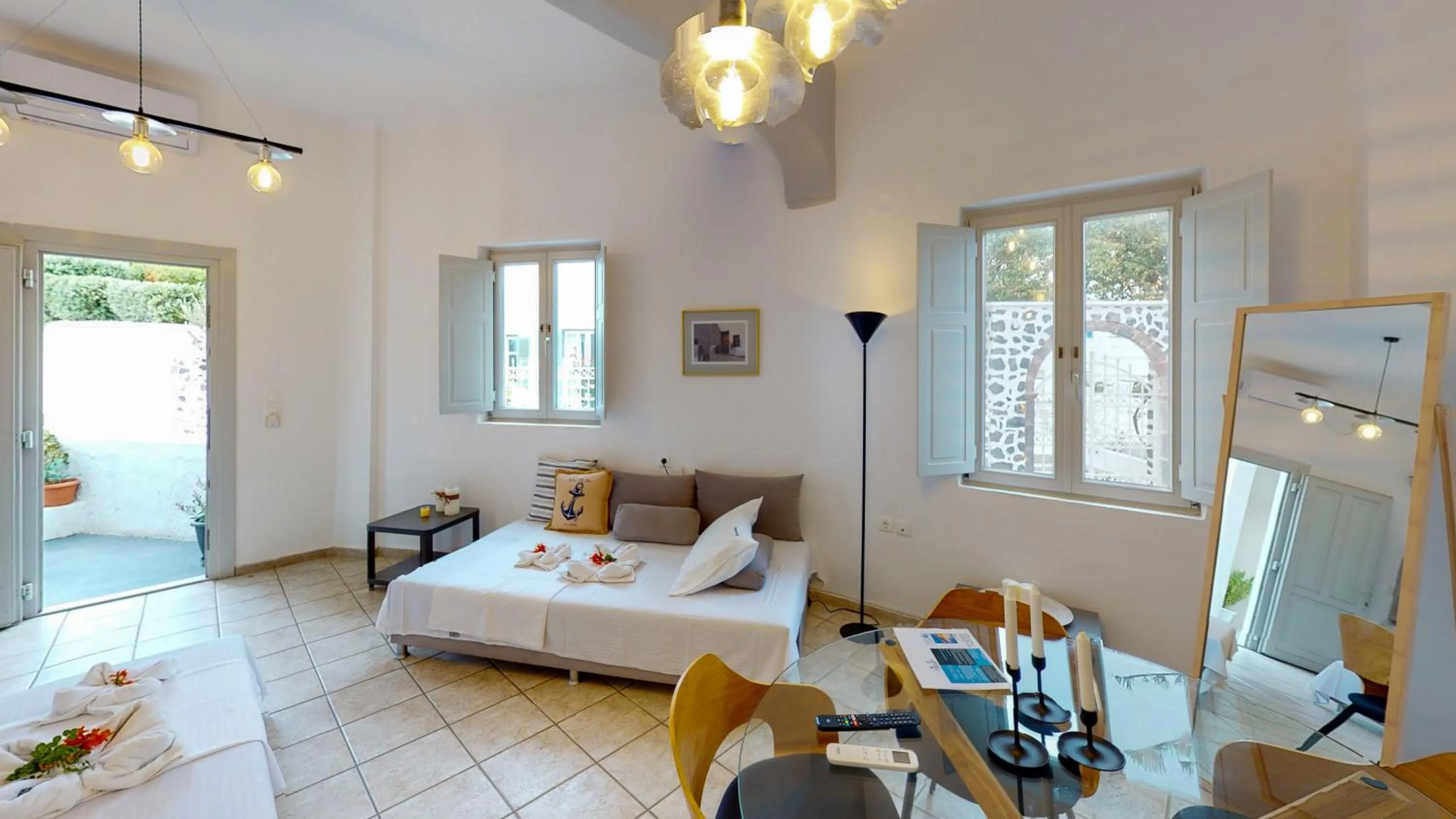 Seating area in NEOKLASSIKO KOUKOULI