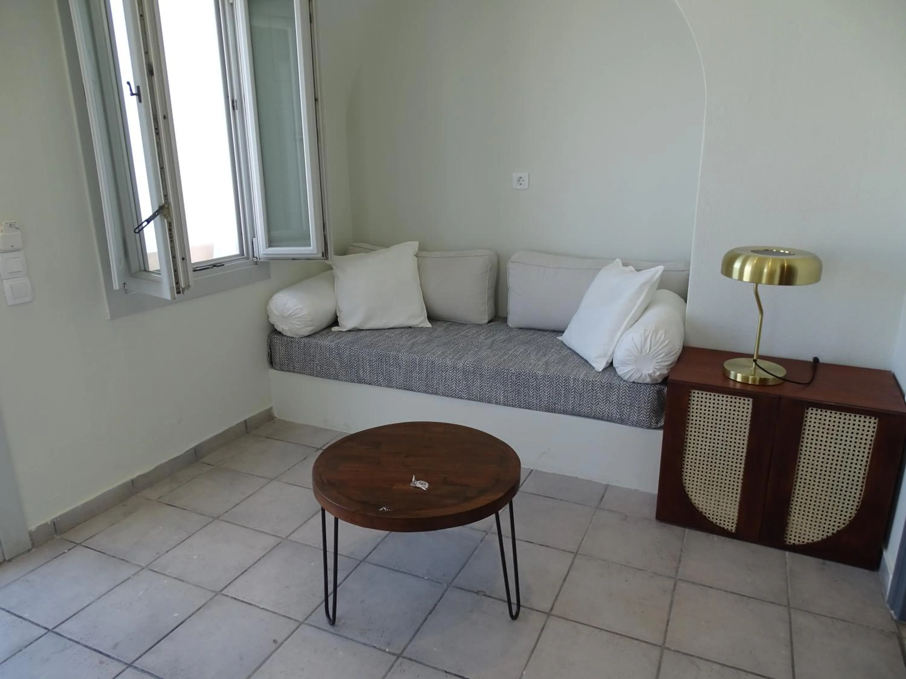 Seating area in NEOKLASSIKO KOUKOULI