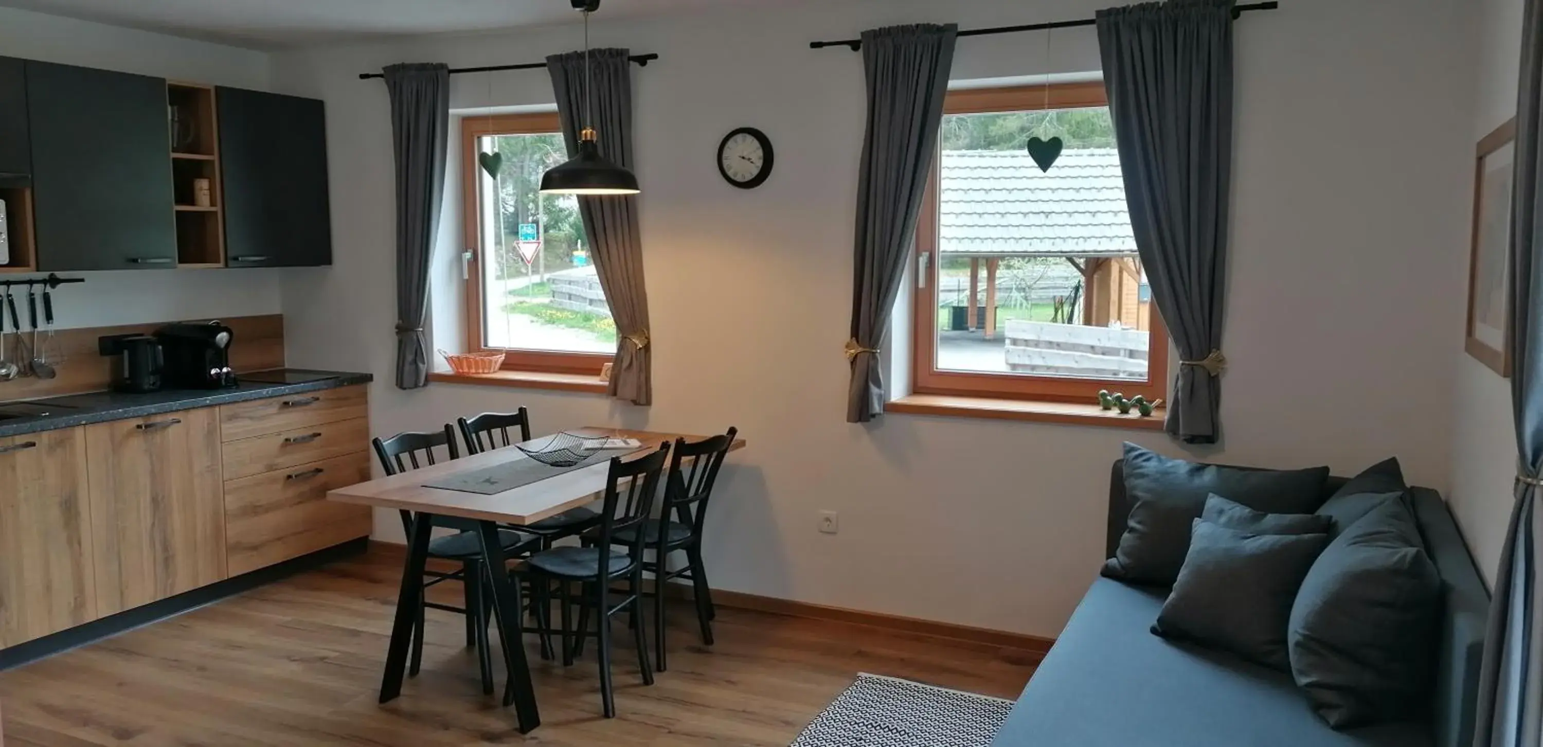 Two-Bedroom Apartment with Balcony and Mountain View in Apartments Gorski raj Two-Bedroom Apartment with Balcony and Mountain View in Apartments Gorski raj