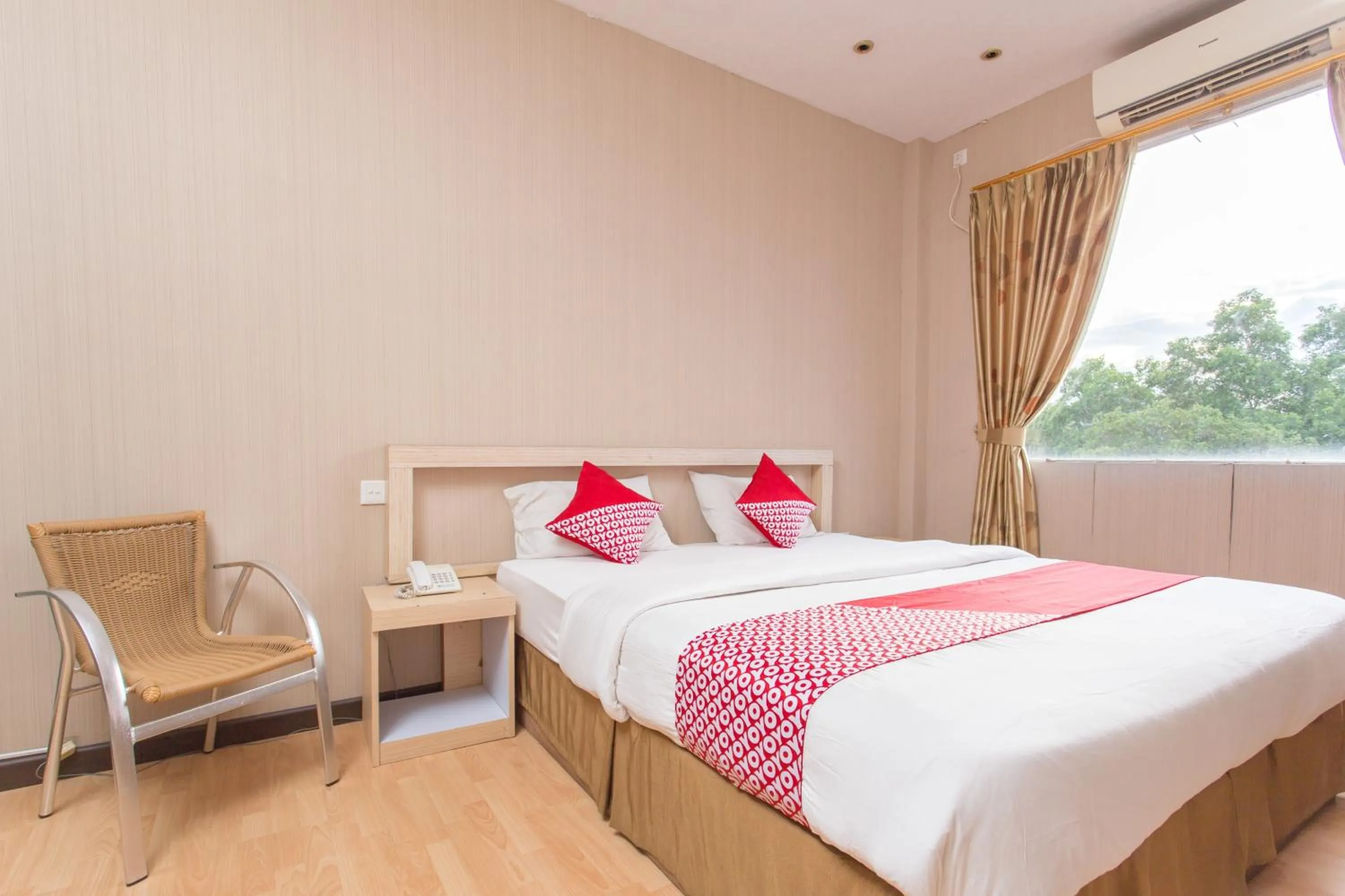 Bedroom in OYO 663 Hotel Sejati
