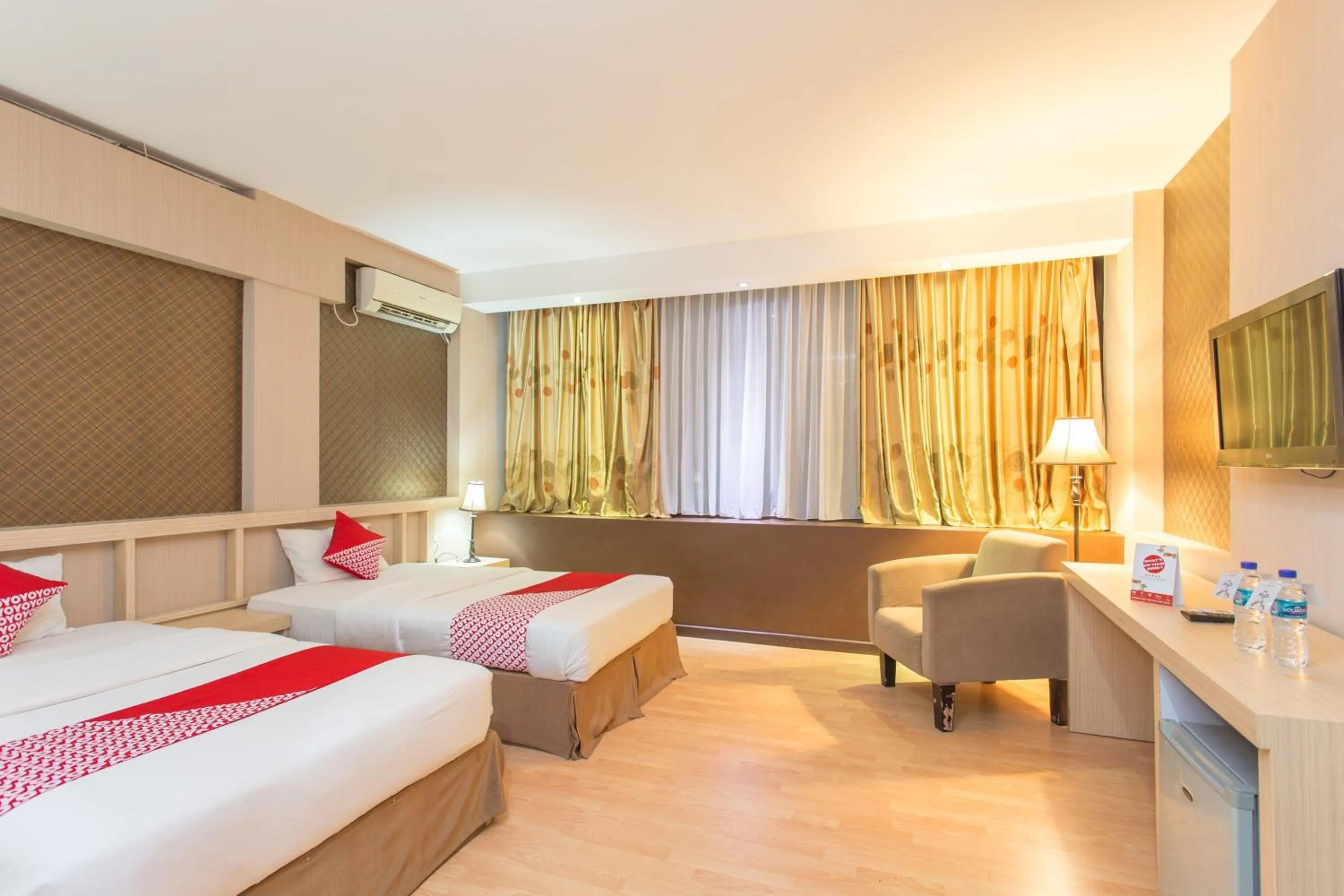 Bedroom in OYO 663 Hotel Sejati