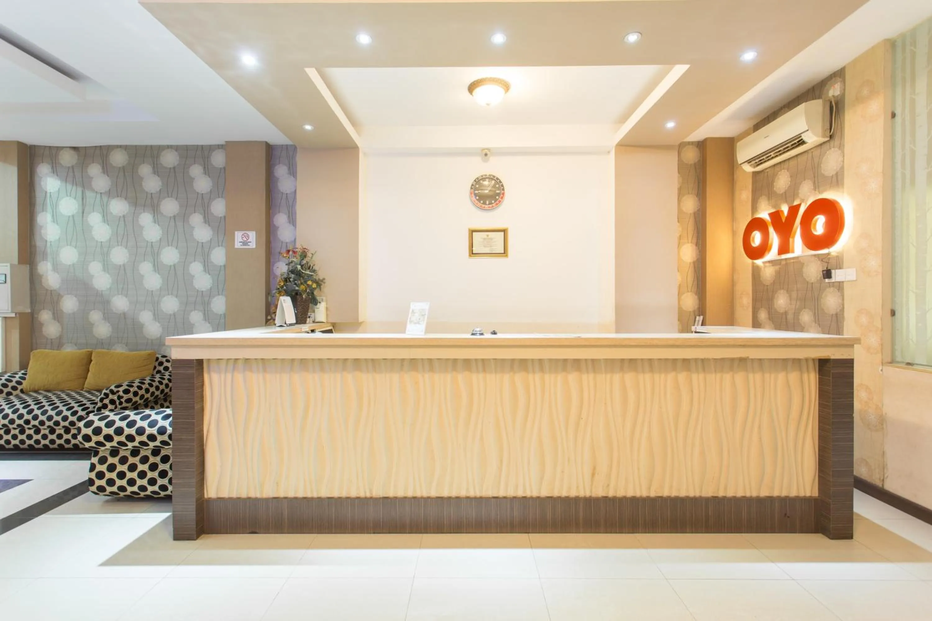 Lobby or reception in OYO 663 Hotel Sejati