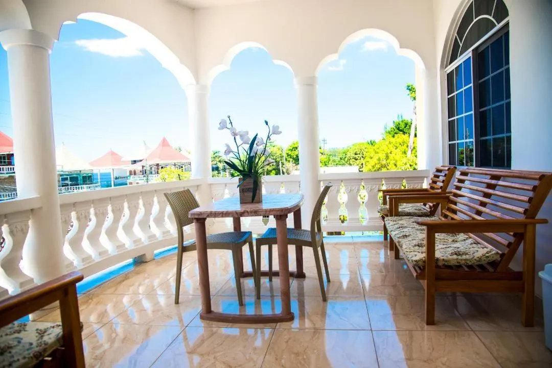 Dela de-Rose Guest House Negril Jamaica