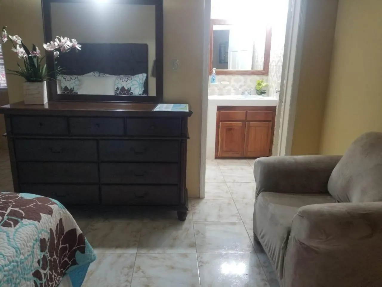 Dela de-Rose Guest House Negril Jamaica