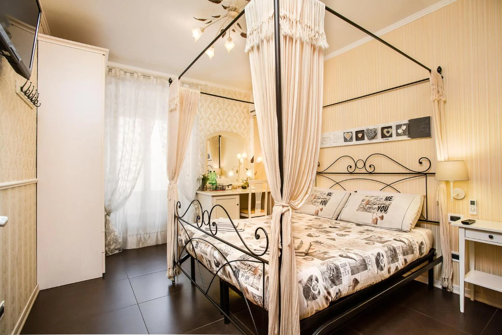 Bed in Eritrea Suite