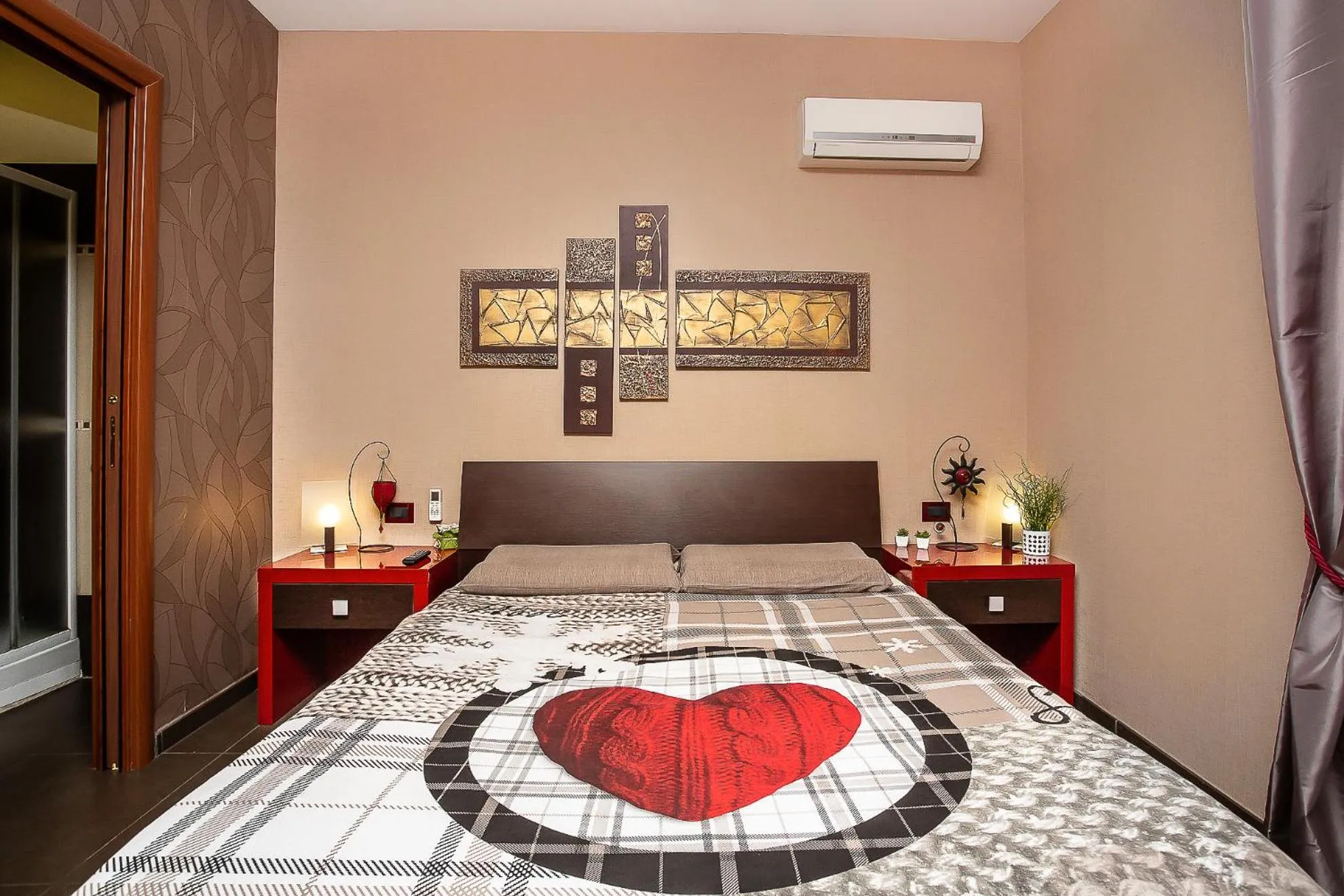 Bed in Eritrea Suite