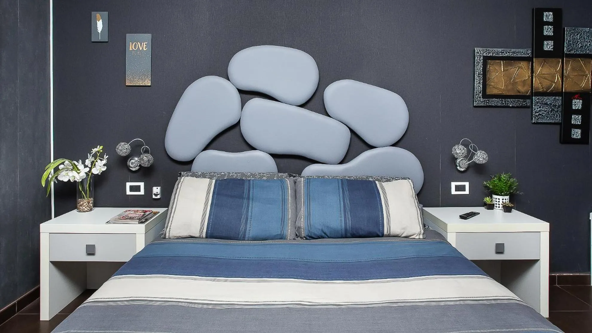 Bed in Eritrea Suite