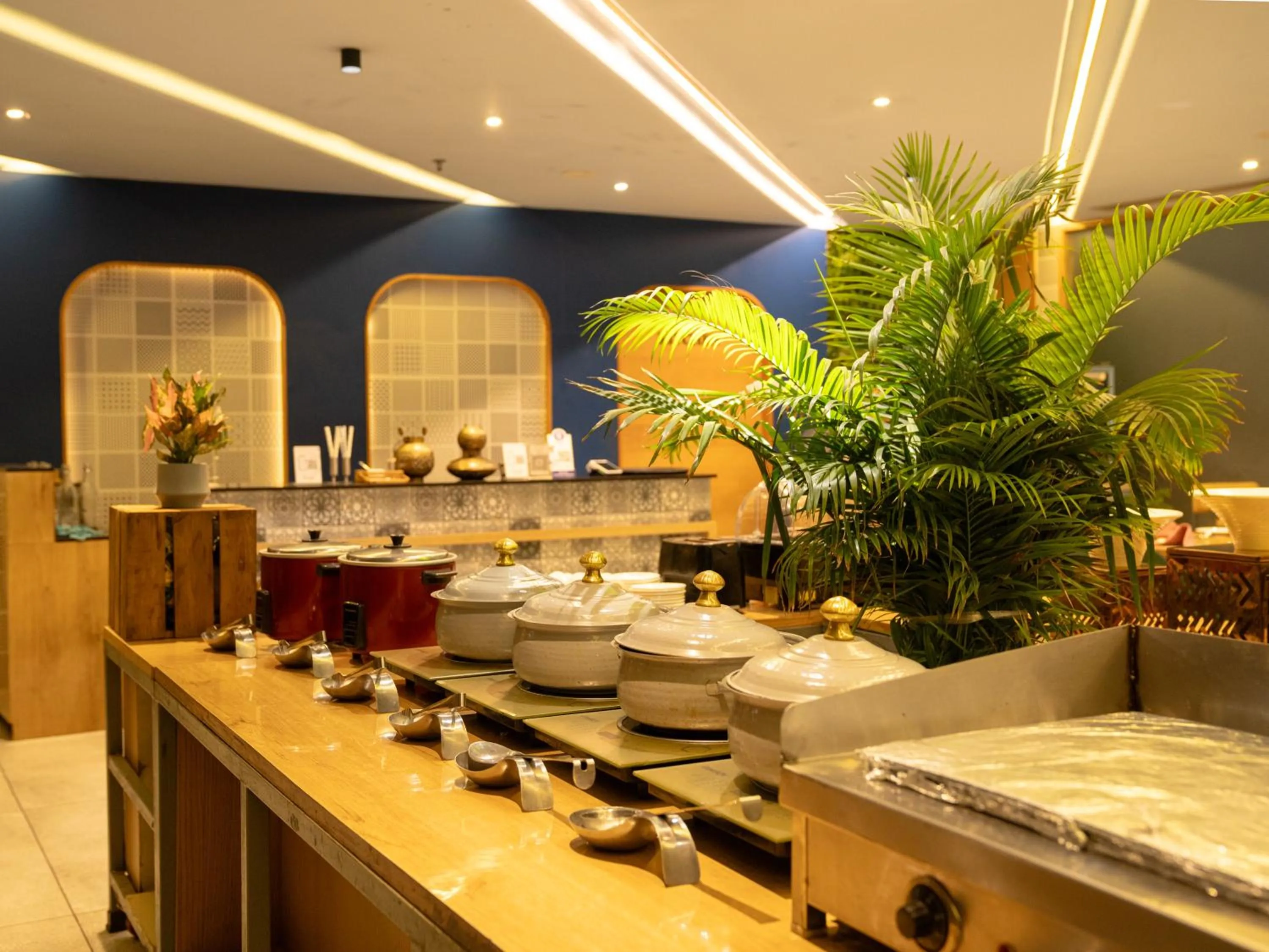 Pinnacle Grand Hotel