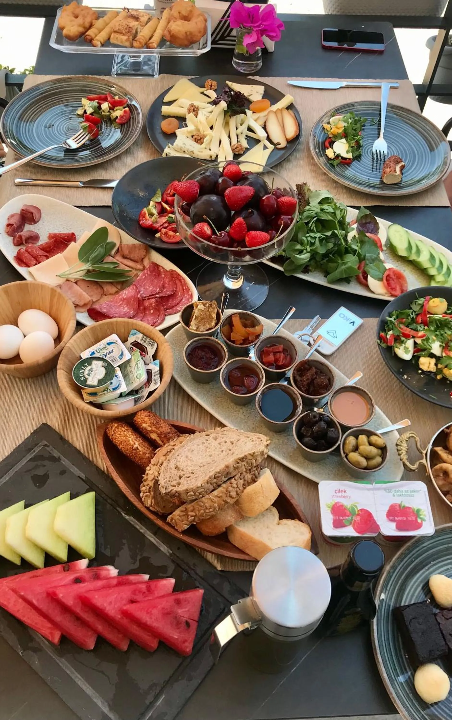 Restaurant/places to eat in Payava Hotel by True Blue