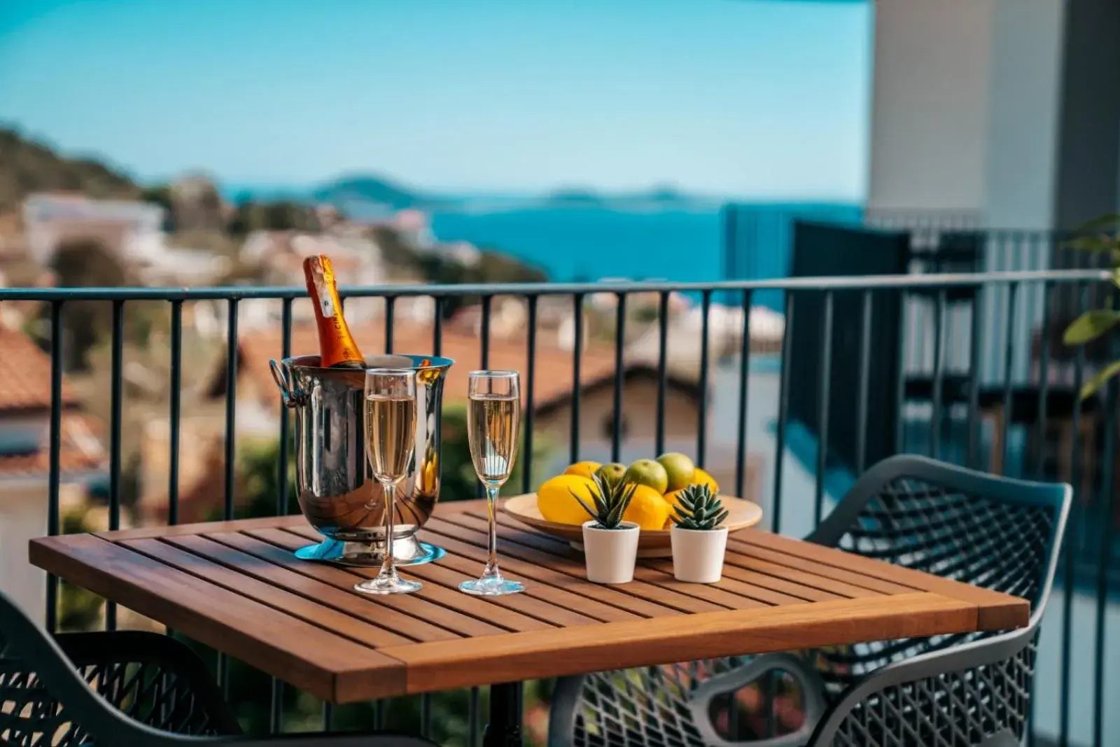 King Suite with Sea View in Payava Hotel by True Blue King Suite with Sea View in Payava Hotel by True Blue