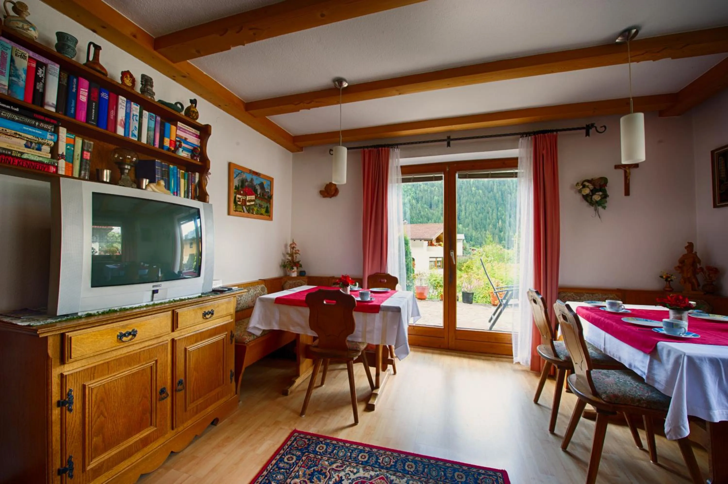 Restaurant/places to eat in Garni Fischer