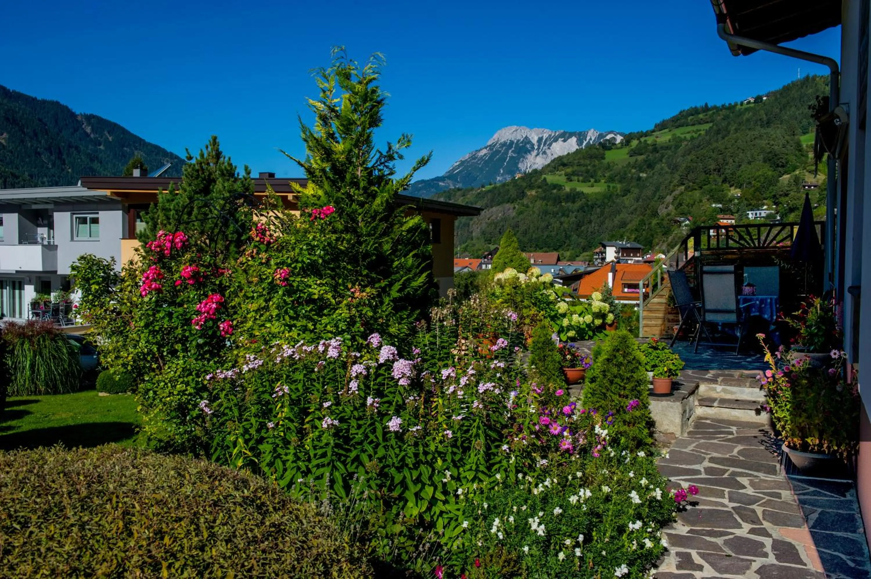 Garden in Garni Fischer