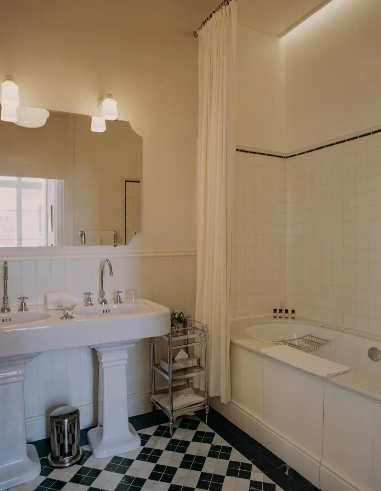 Bathroom in Château Voltaire