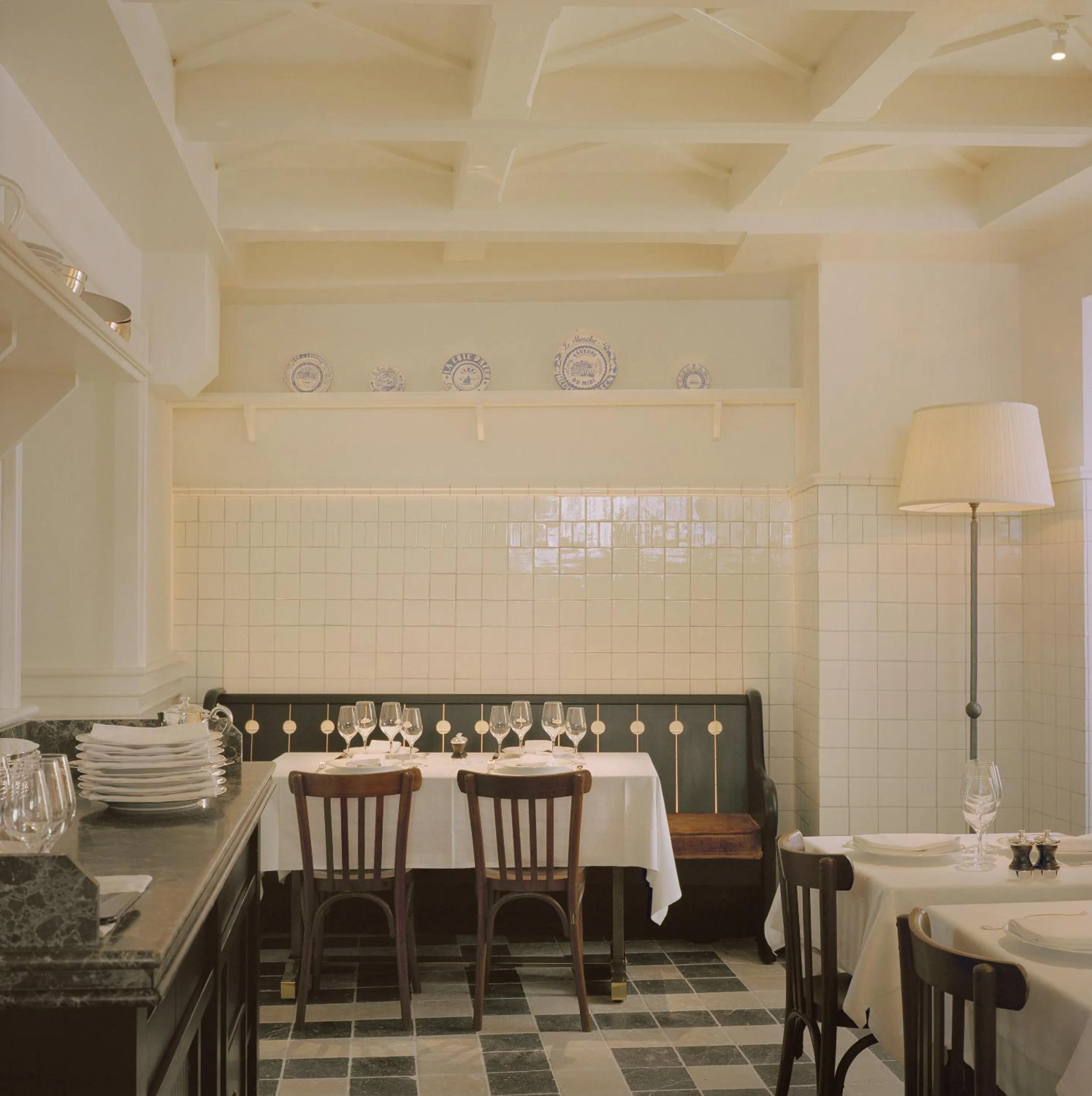 Restaurant/places to eat in Château Voltaire