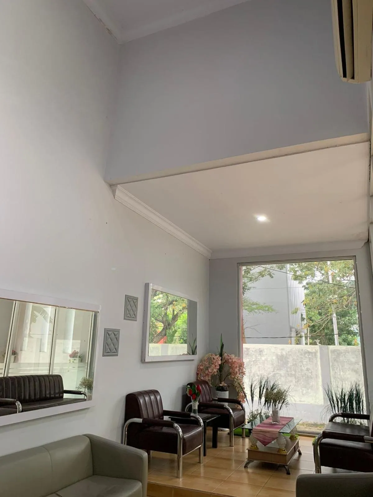 Lobby or reception in Jambura Inn