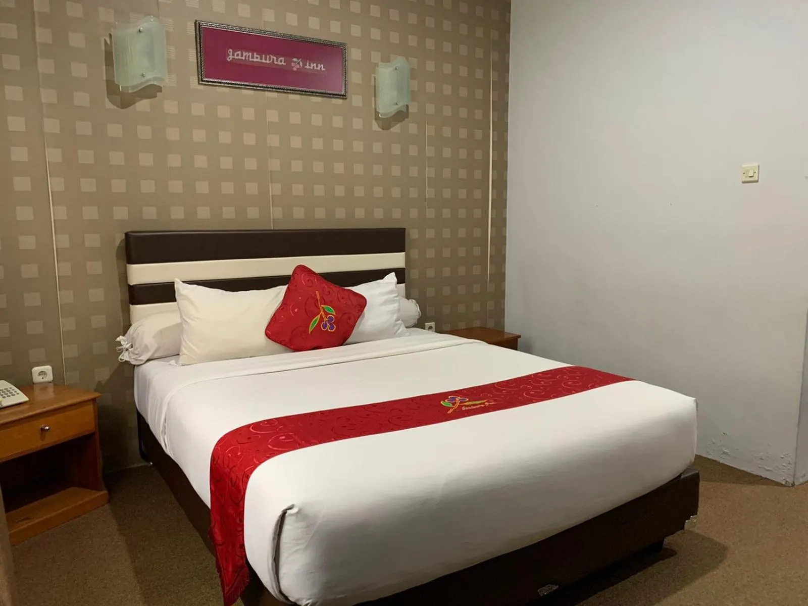 Bed in Jambura Inn