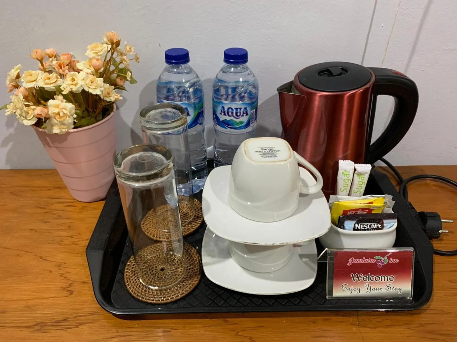 Coffee/tea facilities in Jambura Inn
