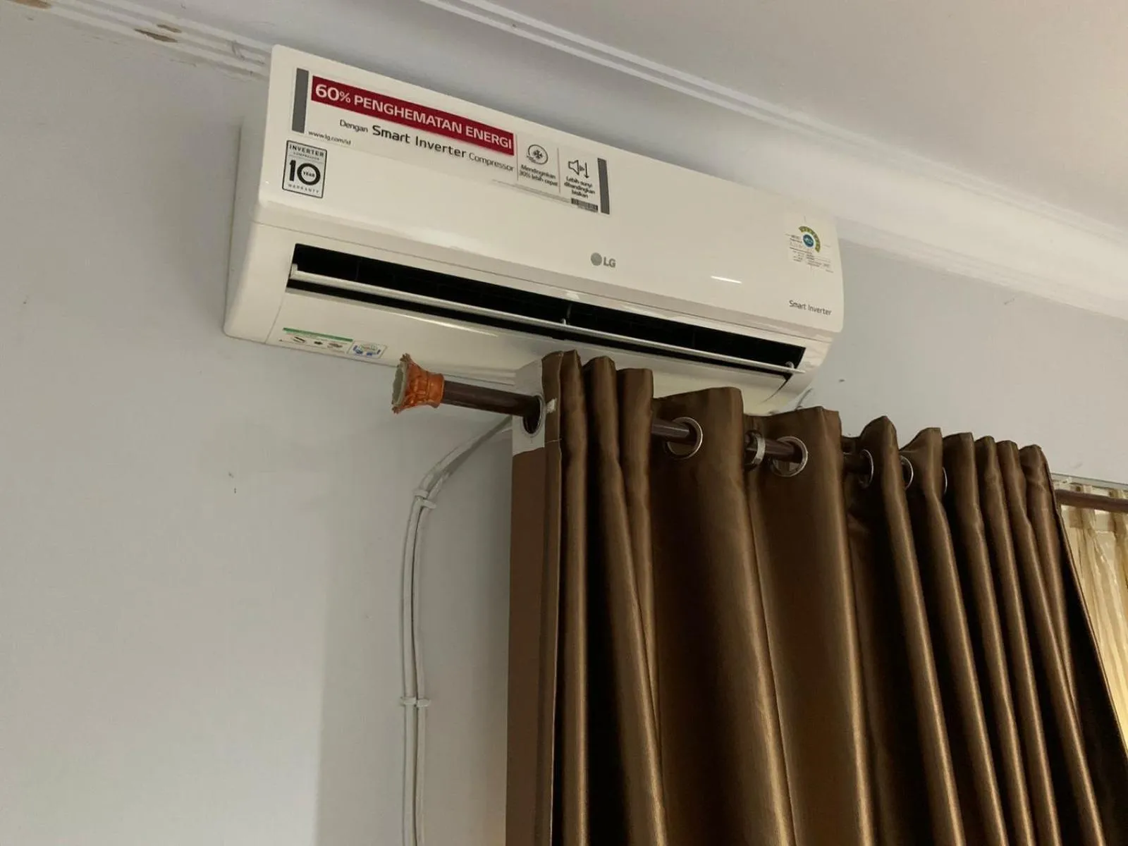 air conditioner in Jambura Inn