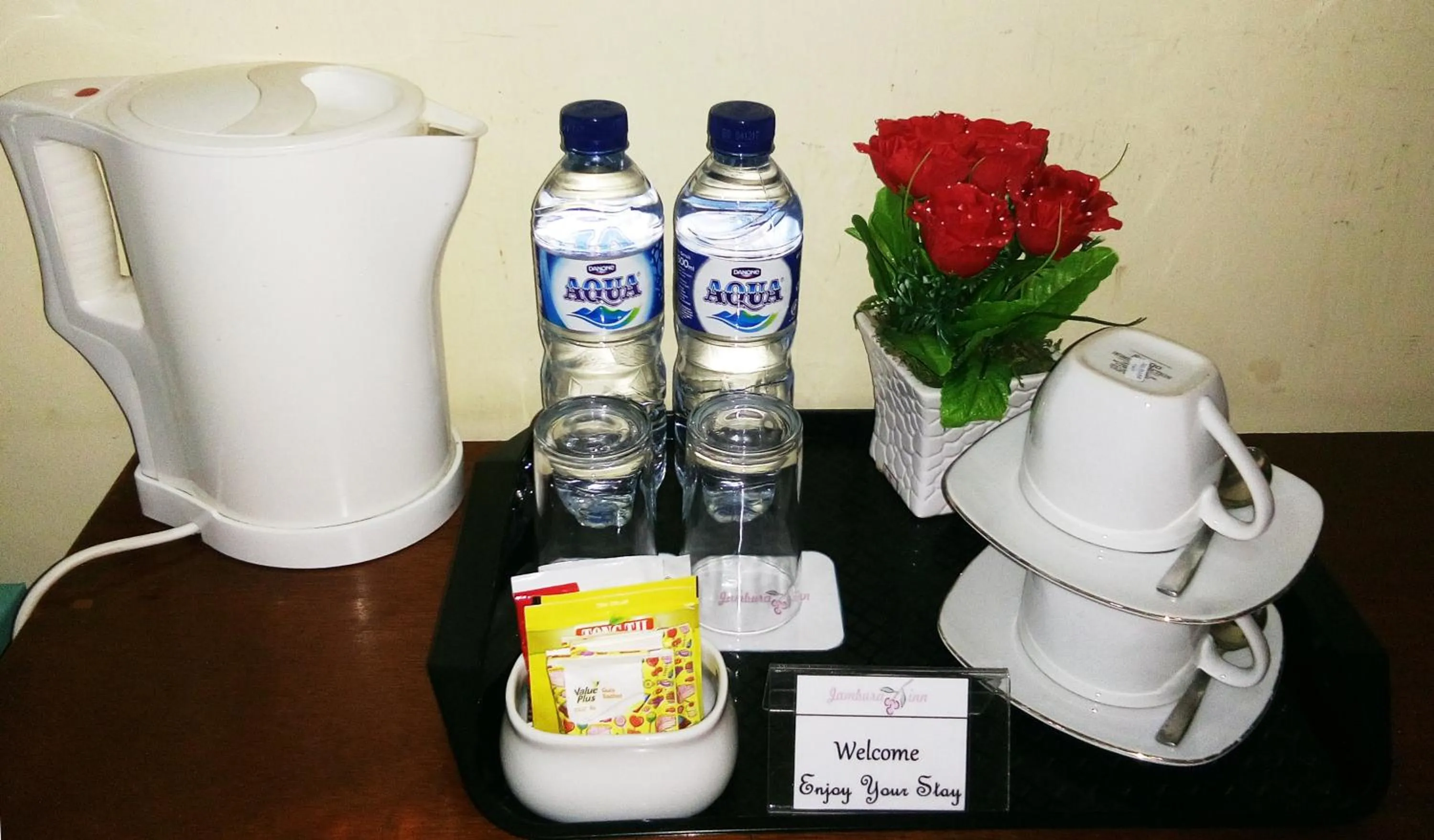 Coffee/tea facilities in Jambura Inn