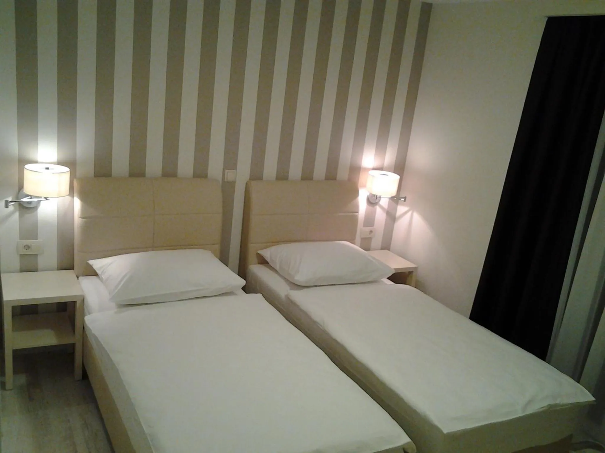 Photo of the whole room, Bed in Pansion Bencun
