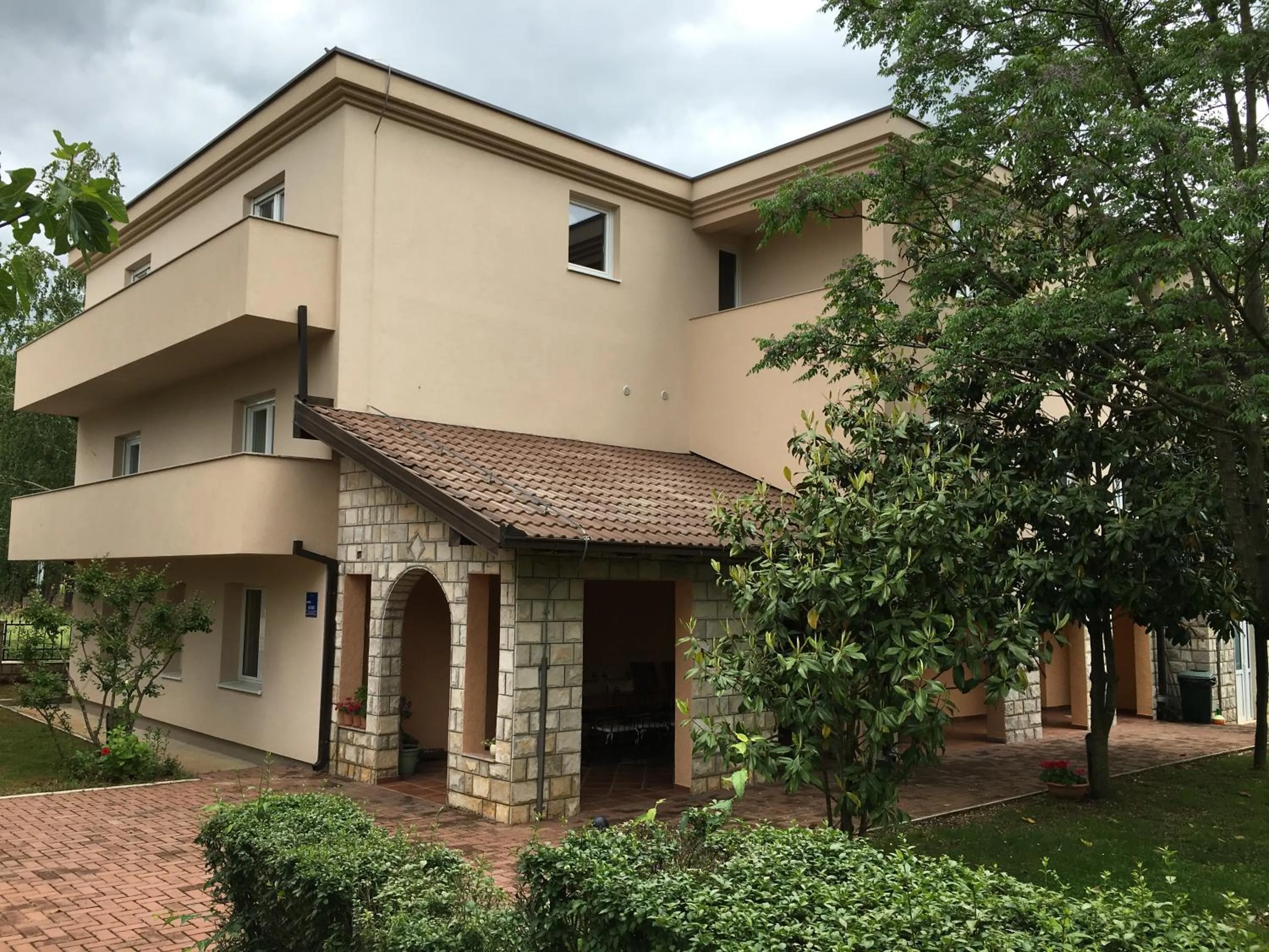 Property building in Pansion Bencun