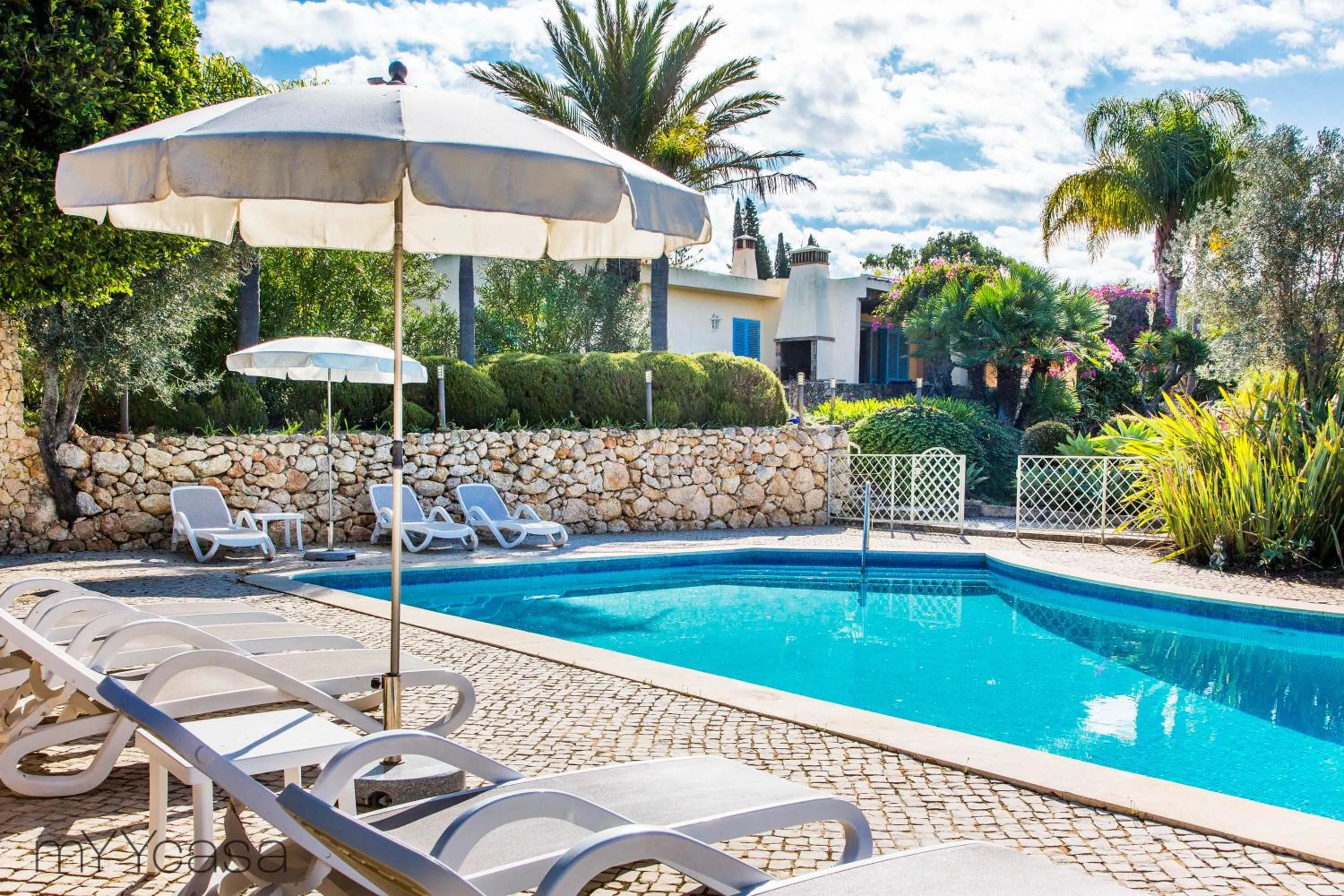 Garden in Quinta Azul - Gorgeous Apartment with Pool & Private Terrace