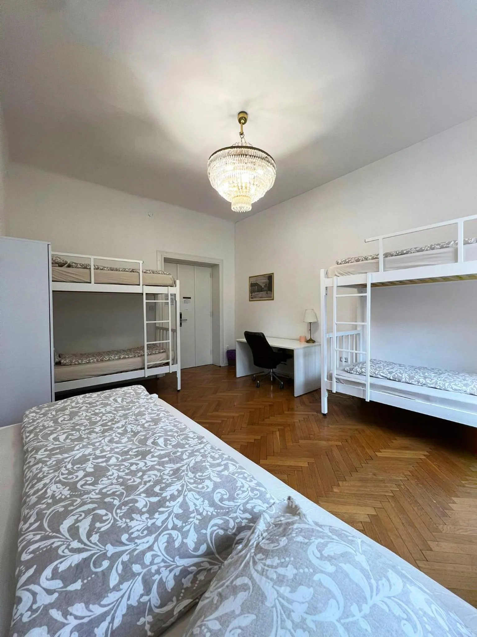 Rooms Miklošičeva