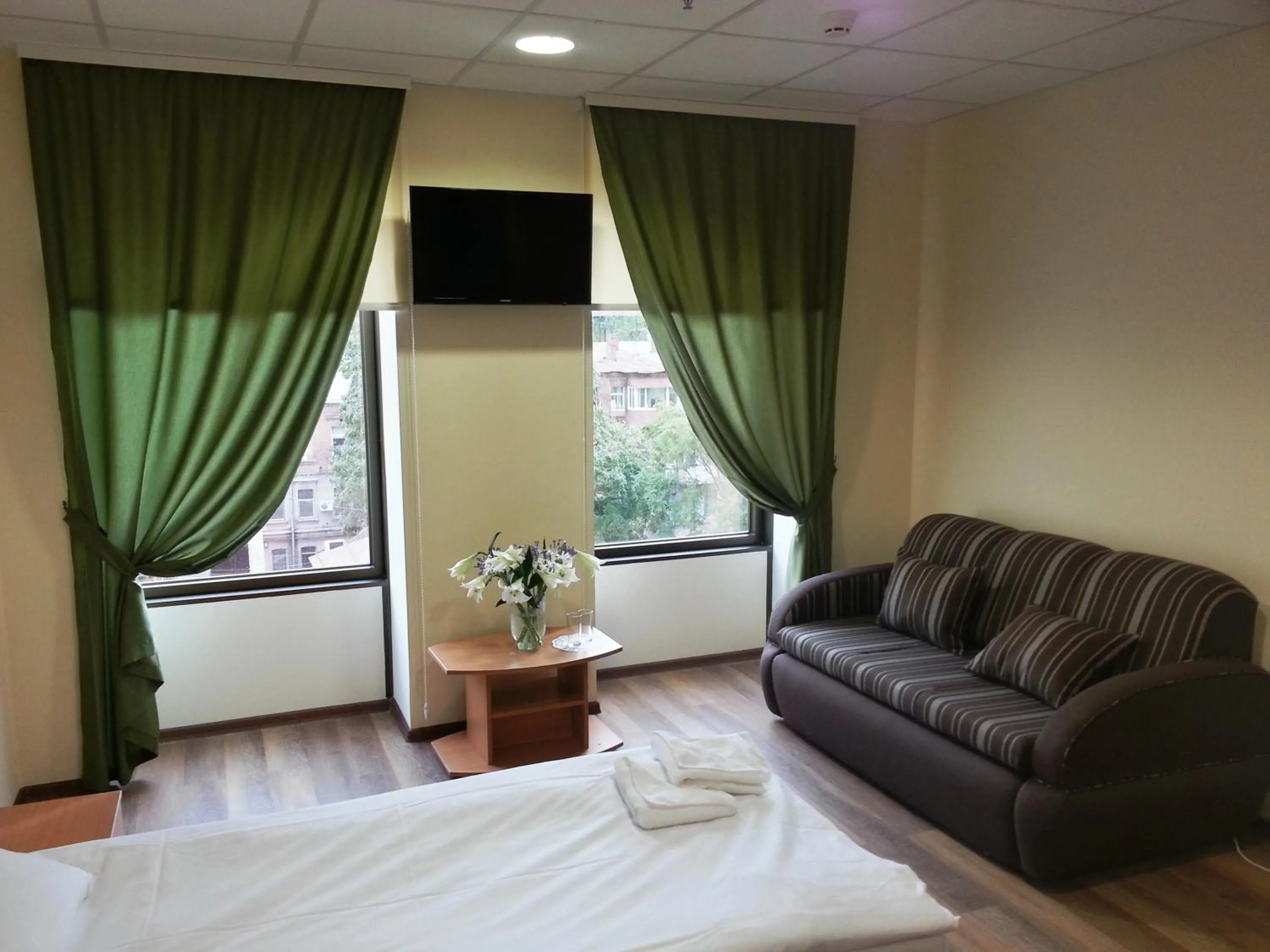 7 Days City Hotel