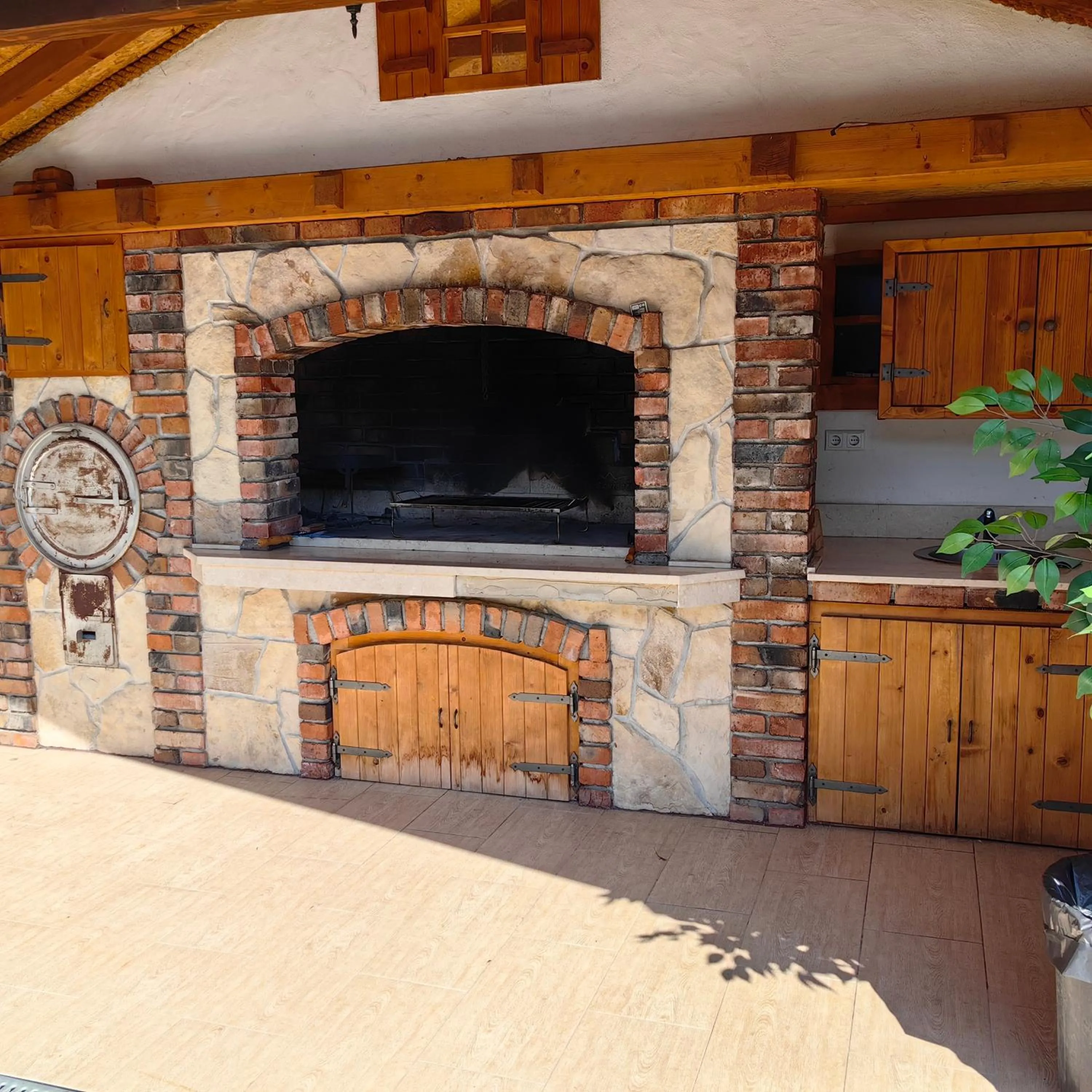 BBQ facilities in Motel Maks