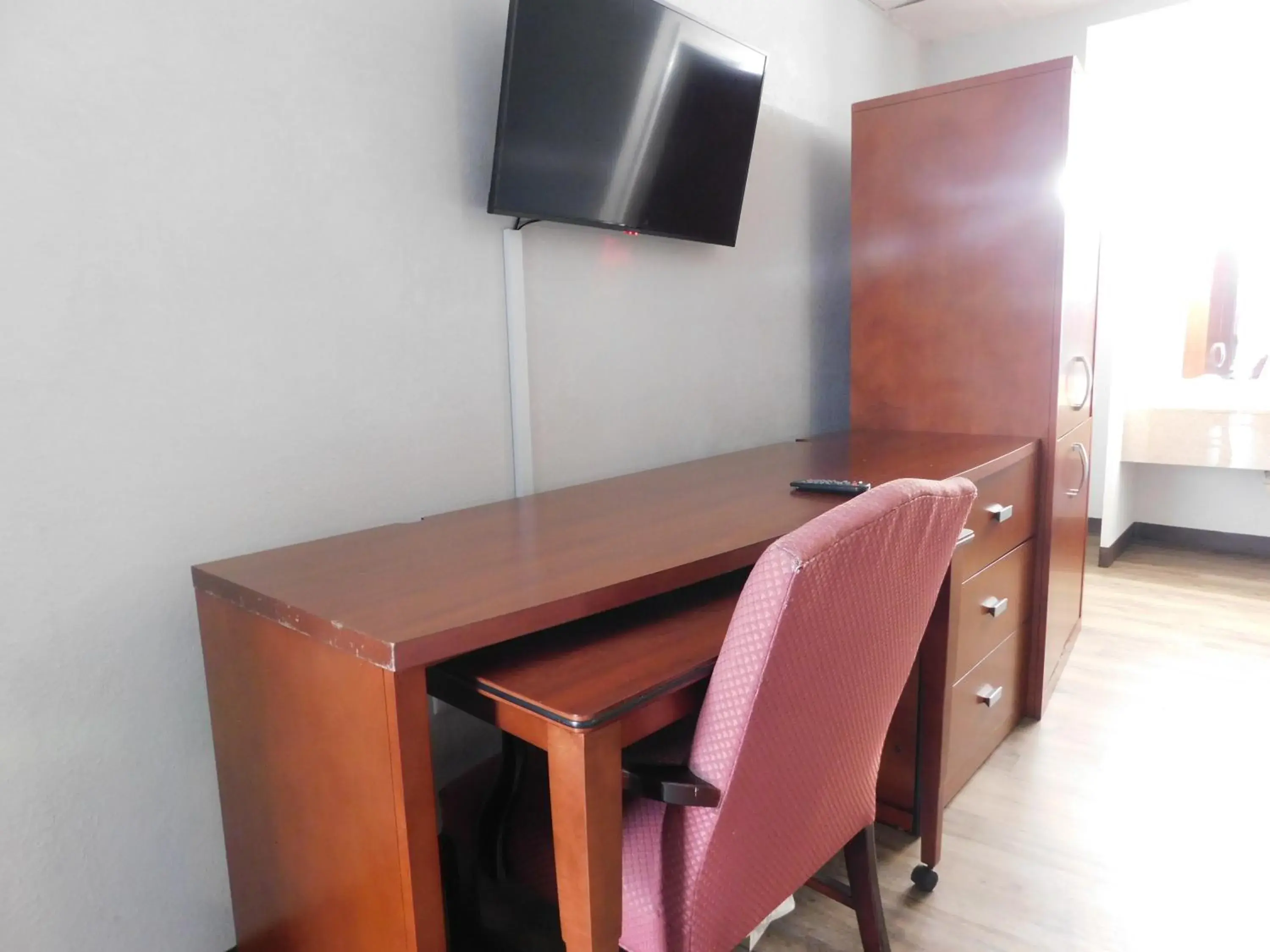 TV and multimedia in Park View Inn. TV and multimedia in Park View Inn.