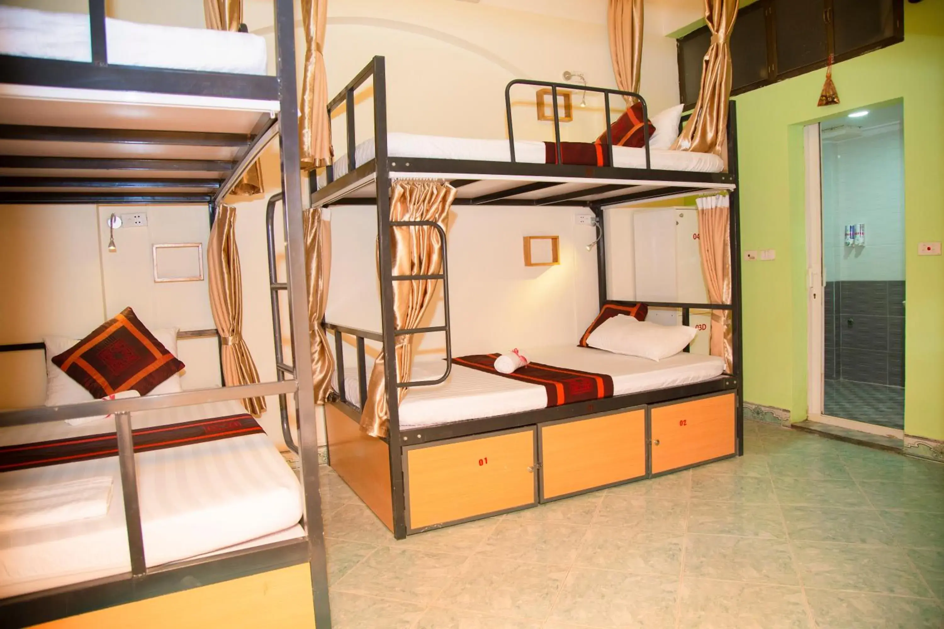 bunk bed, Bed in Hanoi City Backpackers Hostel bunk bed, Bed in Hanoi City Backpackers Hostel