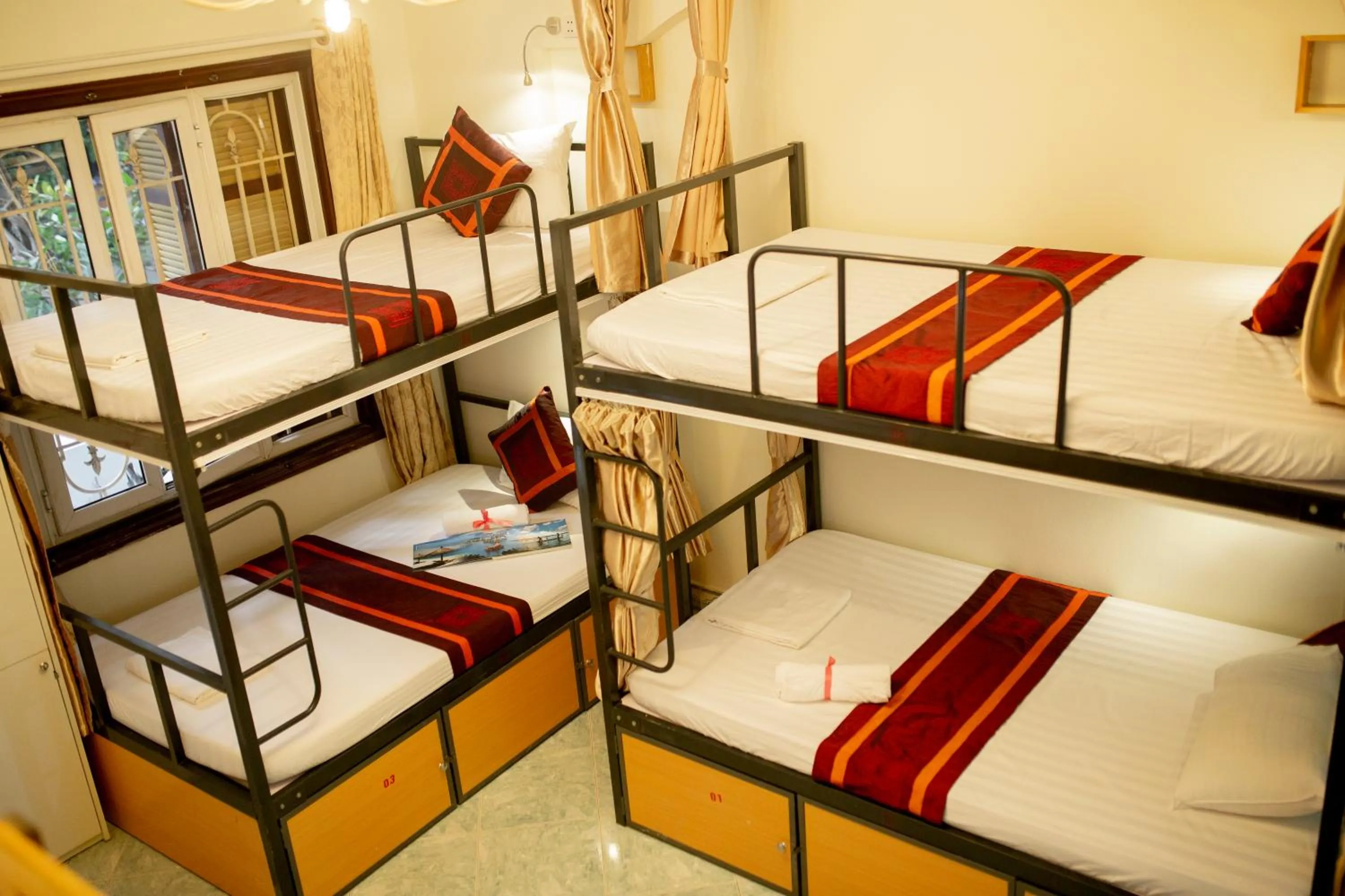 bunk bed, Bed in Hanoi City Backpackers Hostel