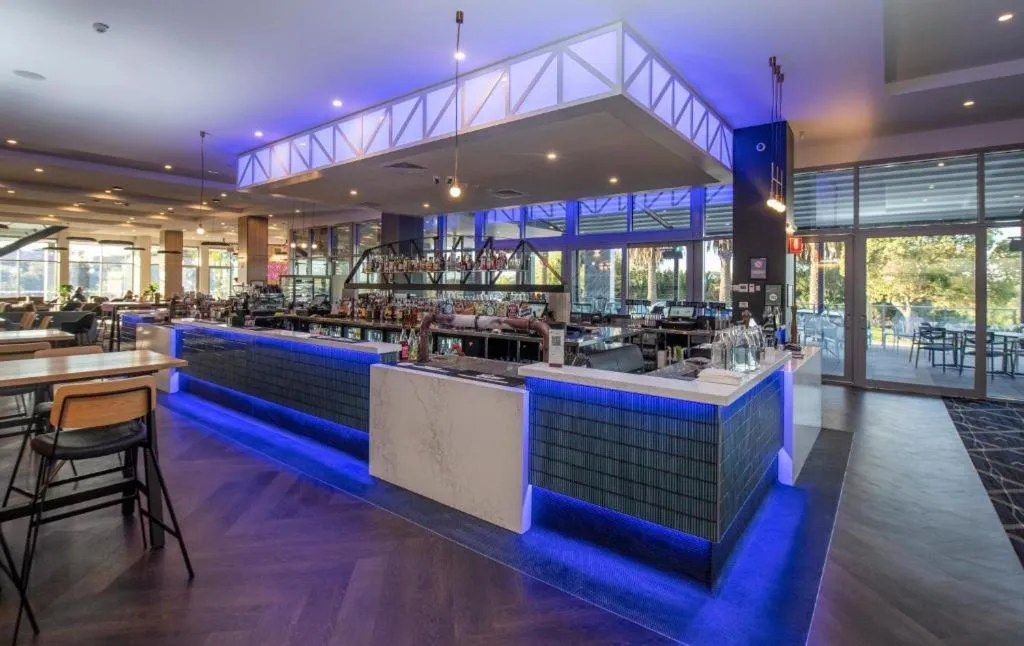 Lounge or bar in Bridgeport Hotel