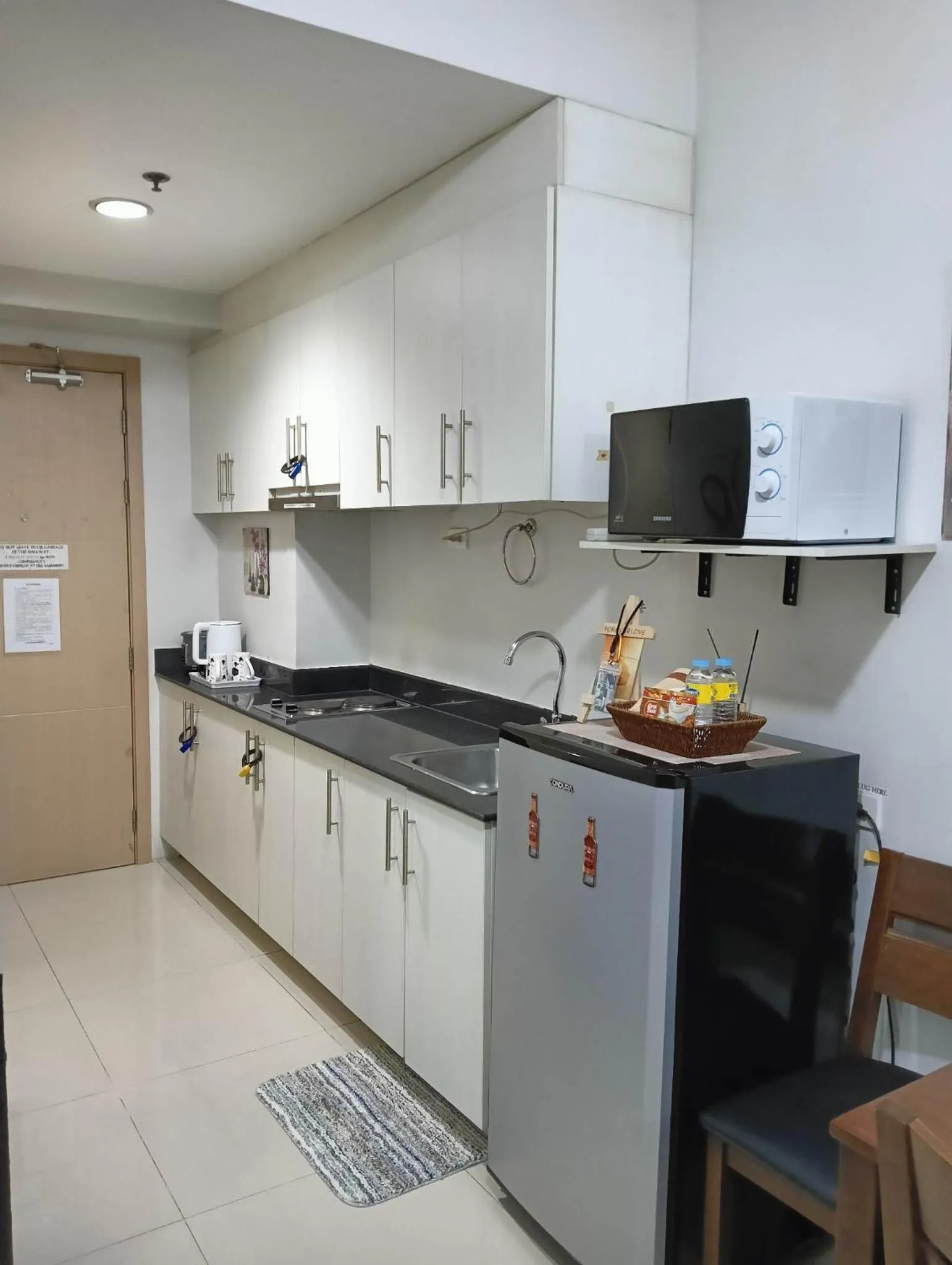 Kitchen or kitchenette in LIAM's Staycation