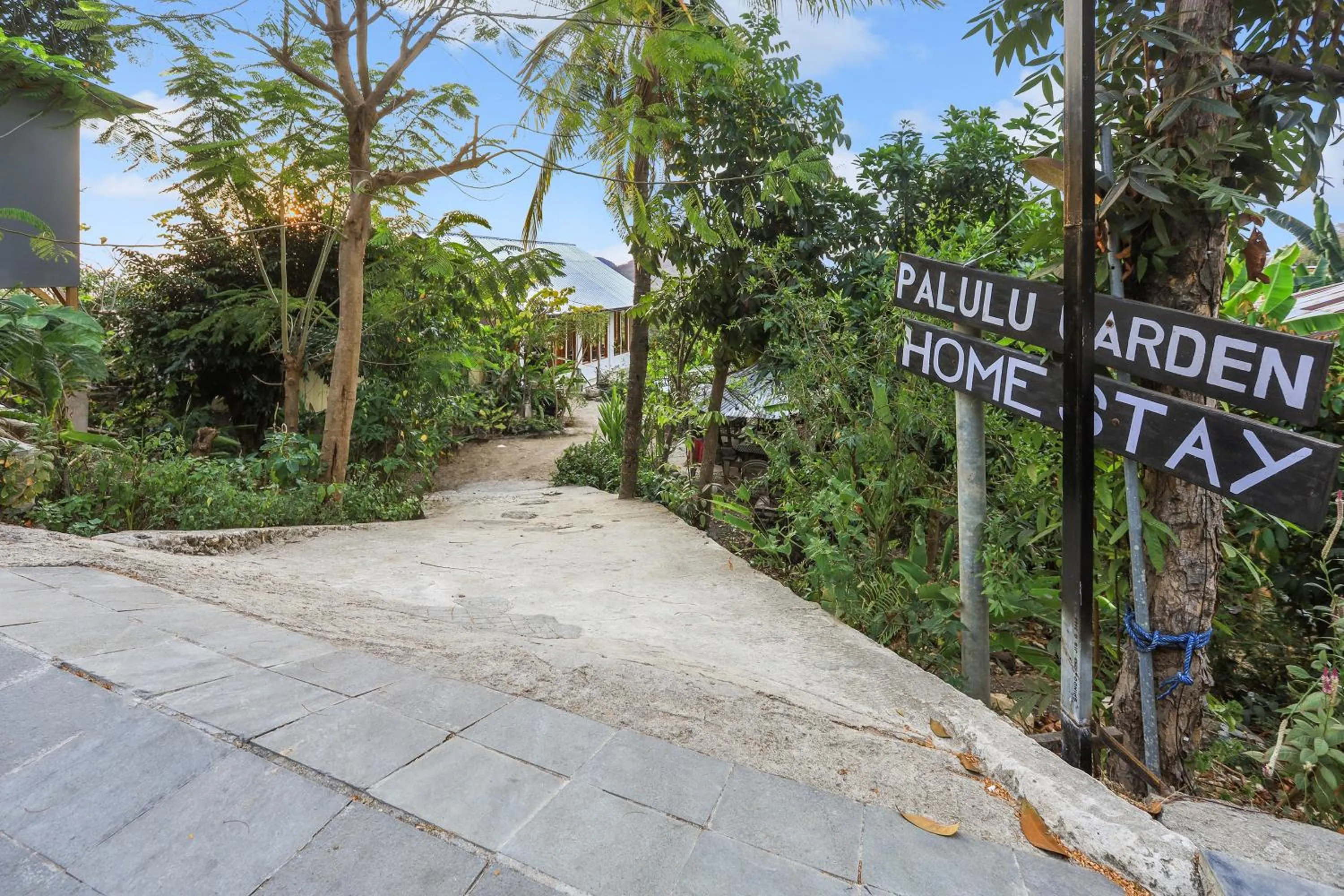 Facade/entrance in Palulu Garden Homestay