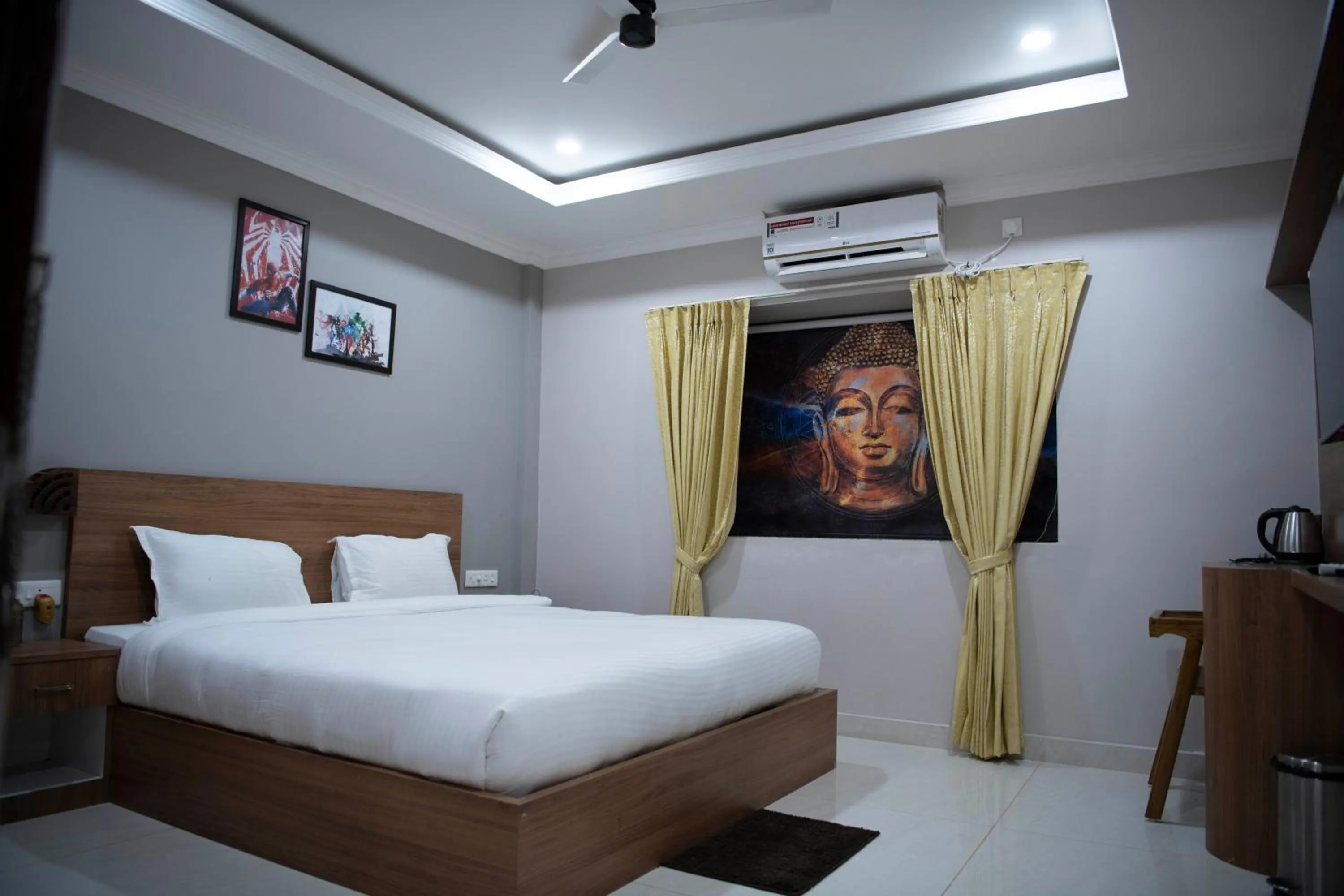 Bedroom, Bed in Airavat